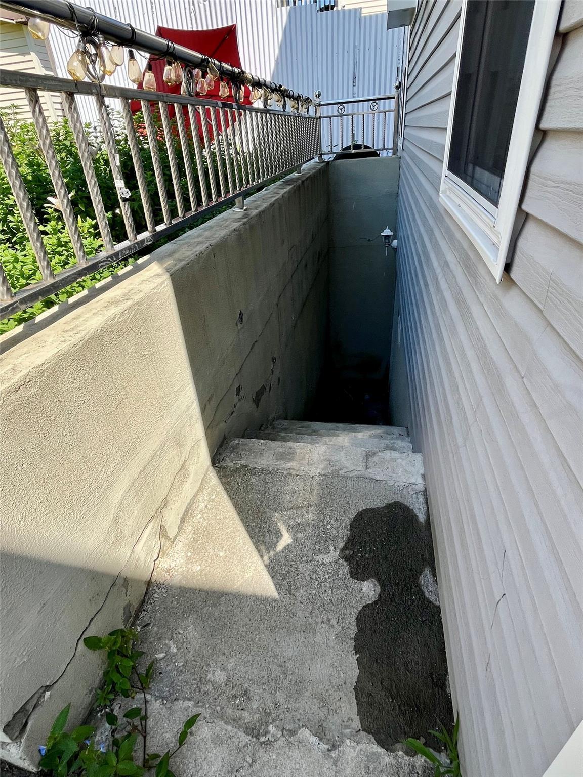Single Family Hollywood  Bronx, NY 10465, MLS-882498-29