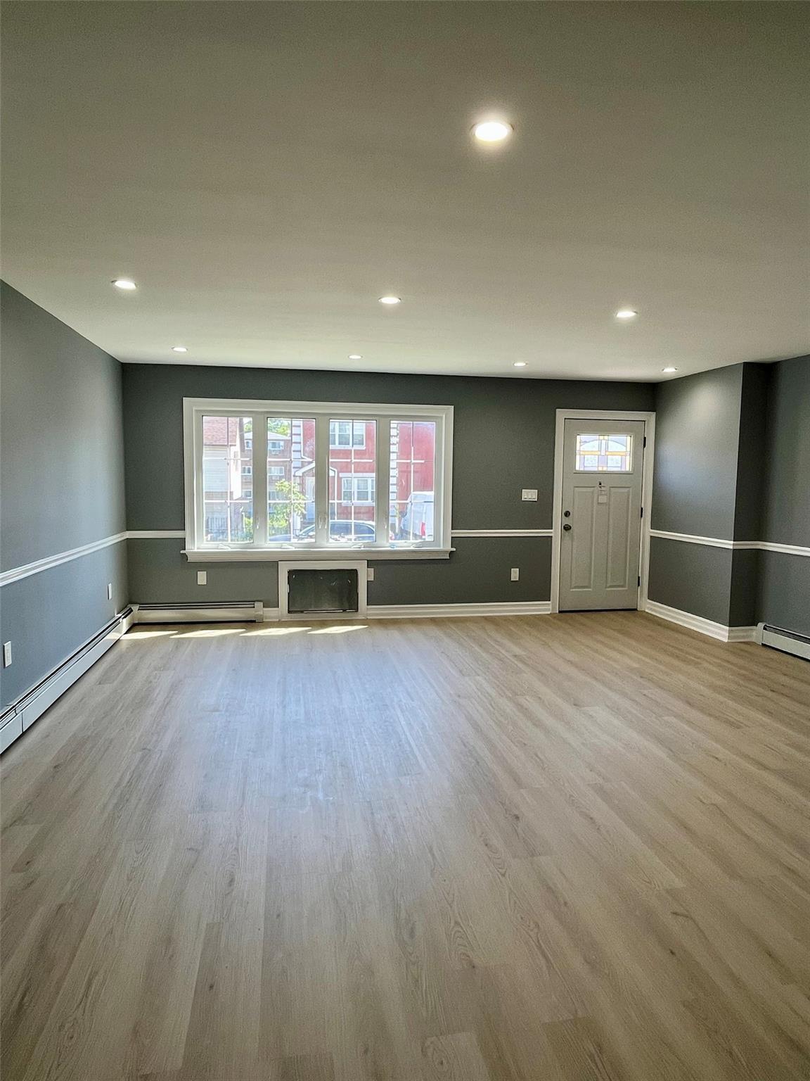 Single Family Hollywood  Bronx, NY 10465, MLS-882498-3