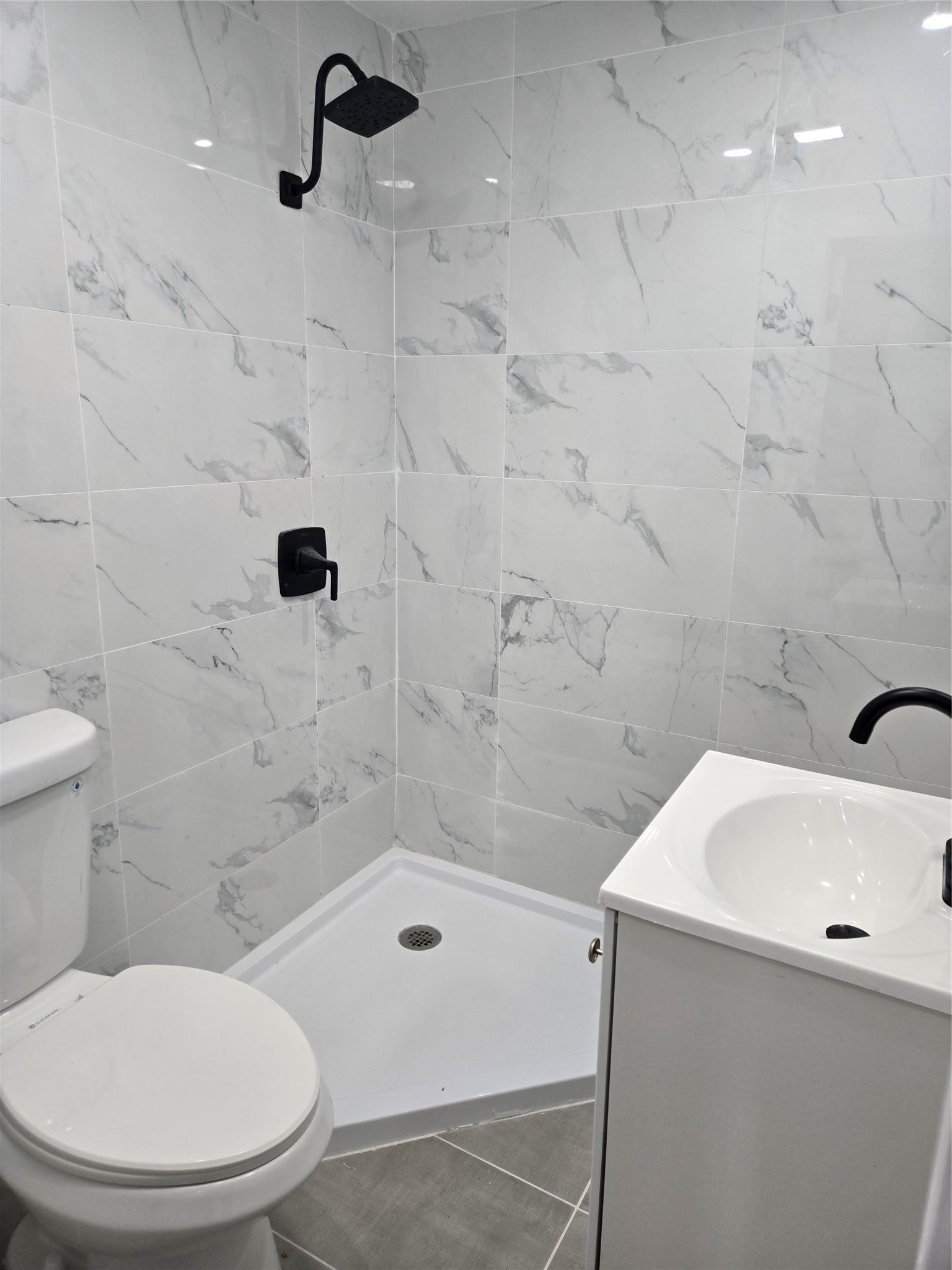 Single Family Grace  Bronx, NY 10466, MLS-882501-8
