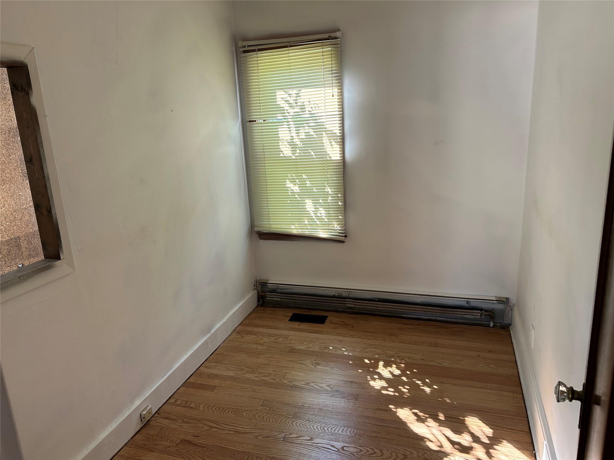 Single Family Main  Suffolk County, NY 11754, MLS-882519-15