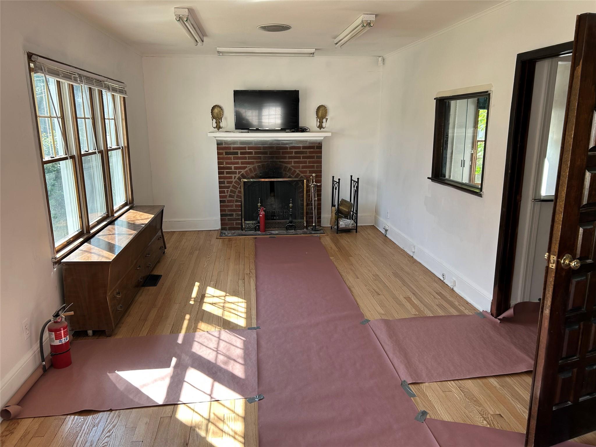 Single Family Main  Suffolk County, NY 11754, MLS-882519-18