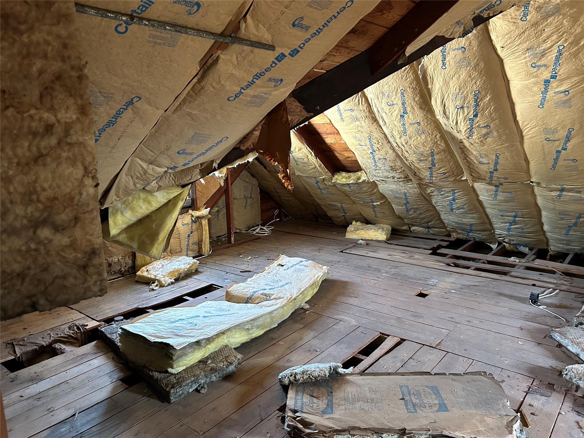 Single Family Main  Suffolk County, NY 11754, MLS-882519-22