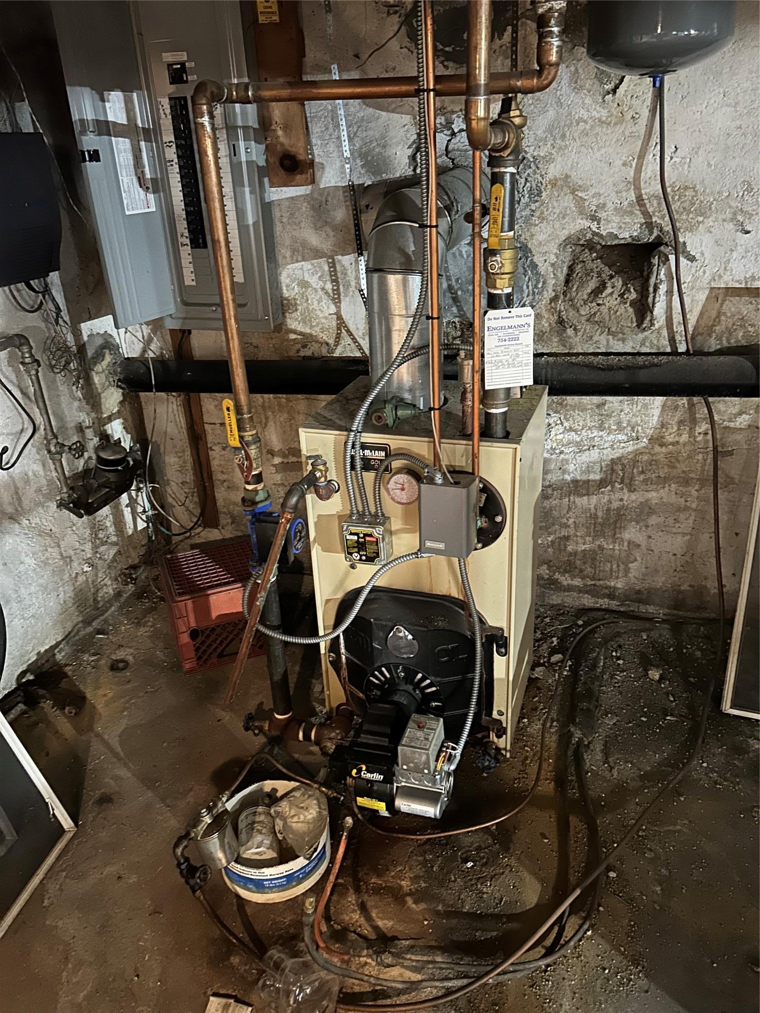 Single Family Main  Suffolk County, NY 11754, MLS-882519-28