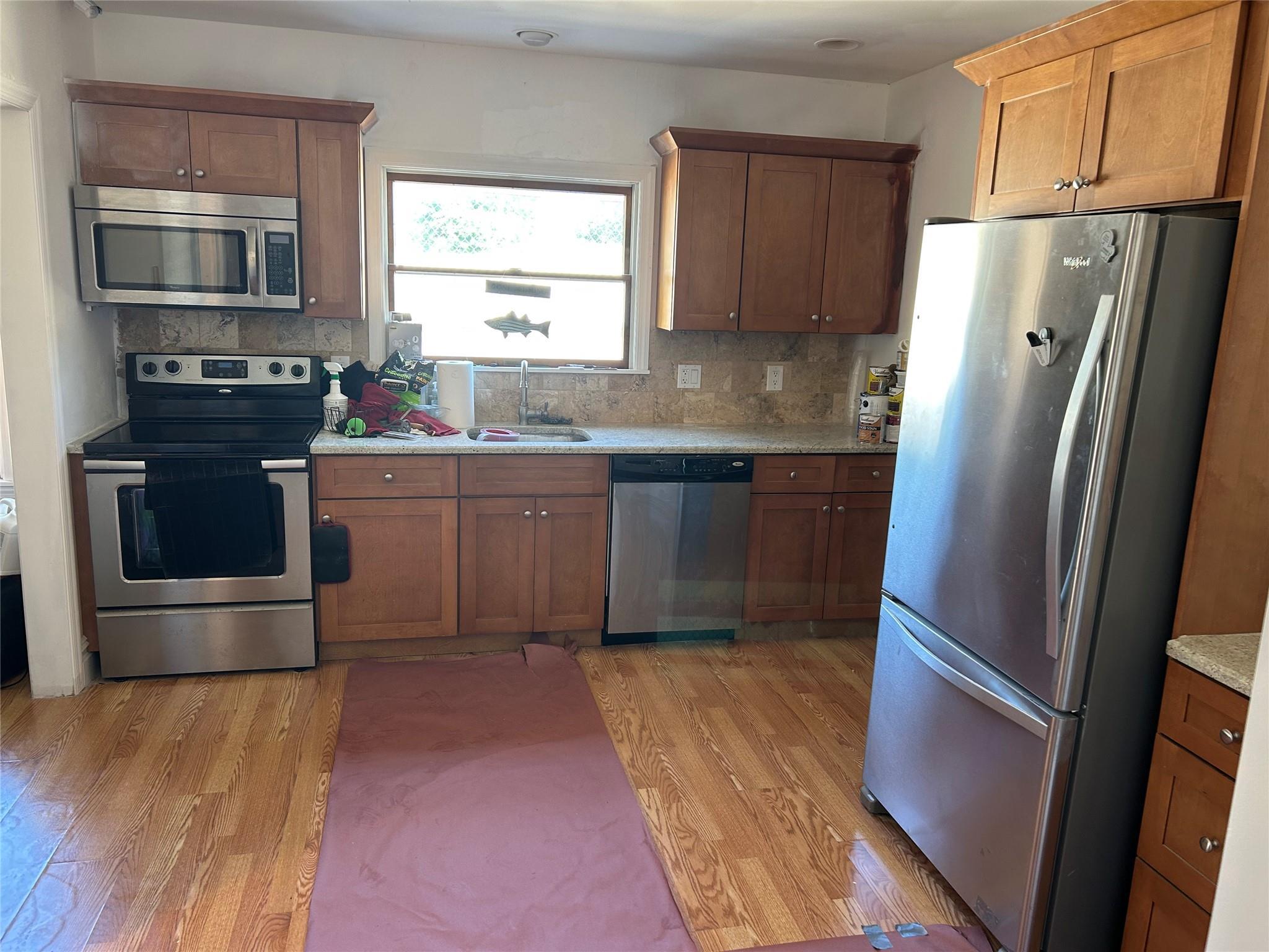 Single Family Main  Suffolk County, NY 11754, MLS-882519-8