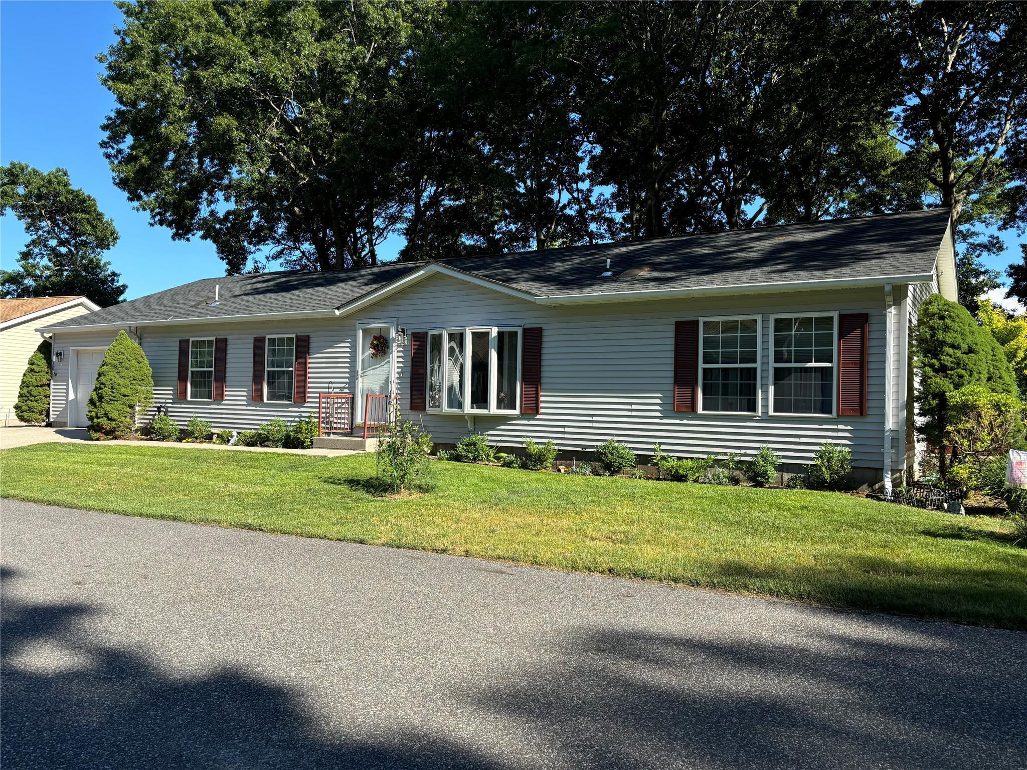 Single Family Middle  Suffolk County, NY 11933, MLS-882526-3