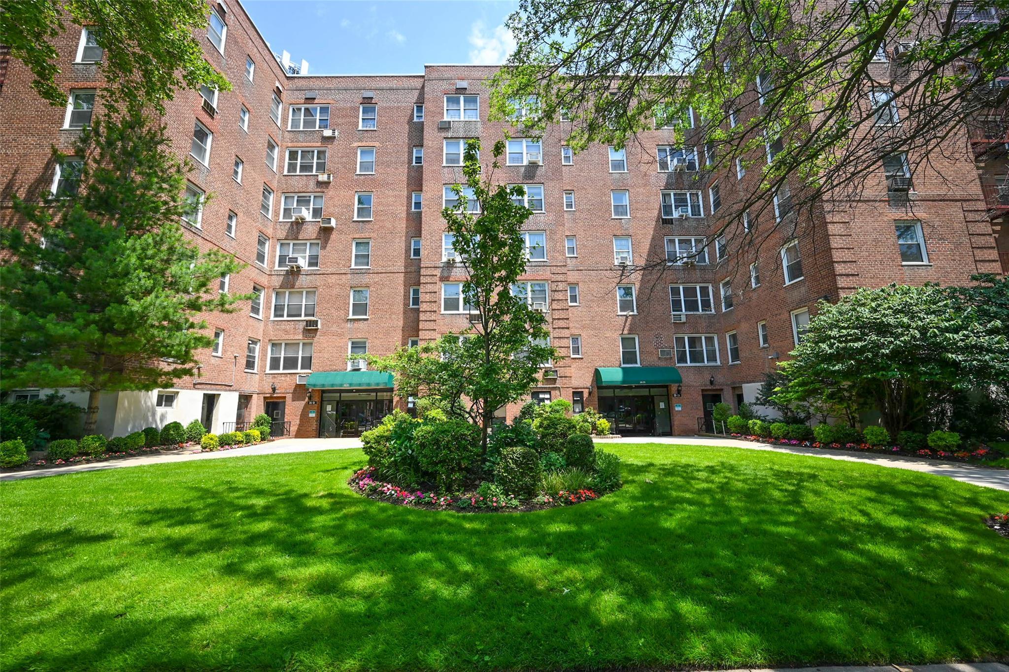 Coop in New York - Union  Queens, NY 11354