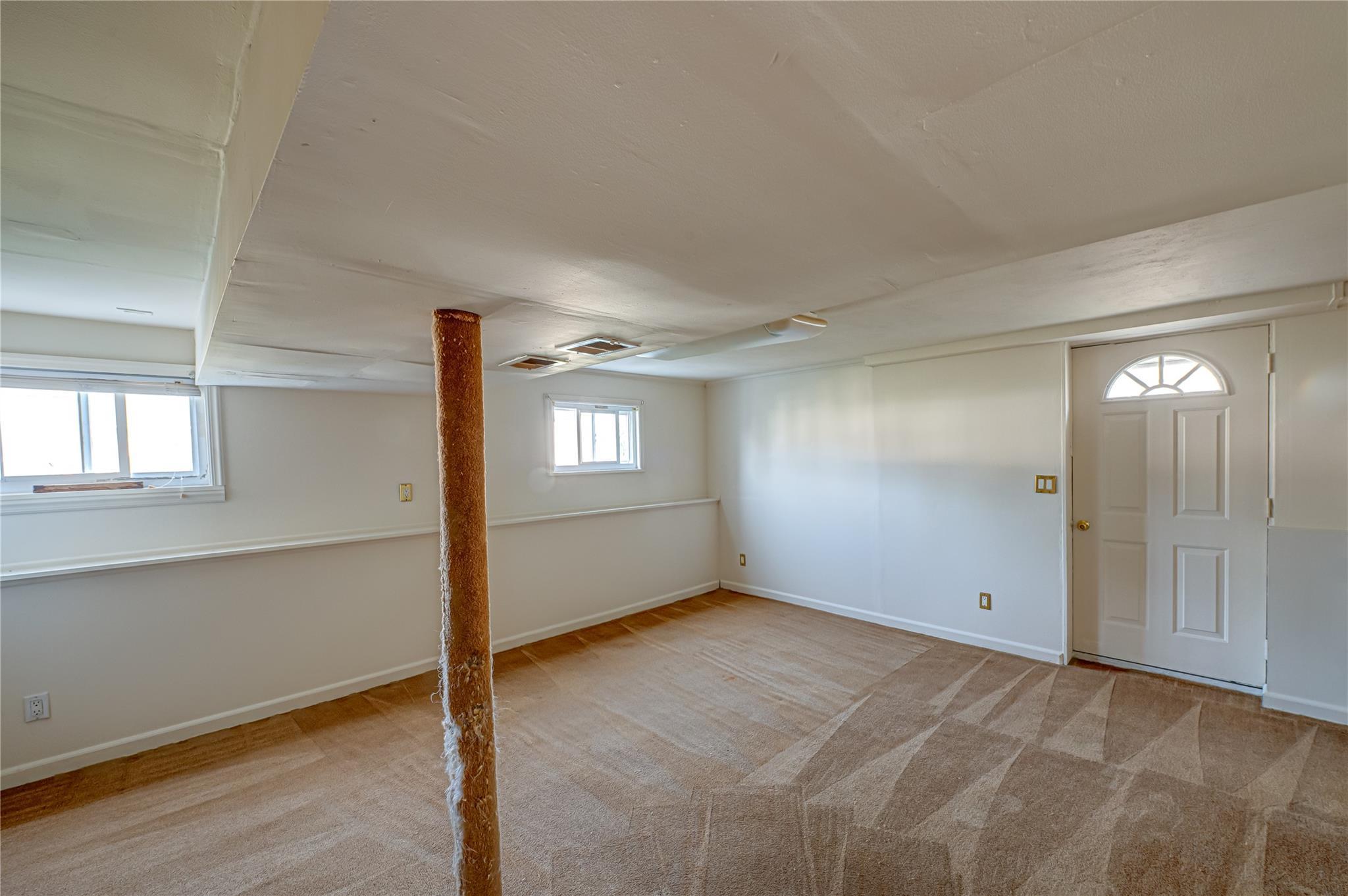 Single Family Niagara  Suffolk County, NY 11757, MLS-882535-13