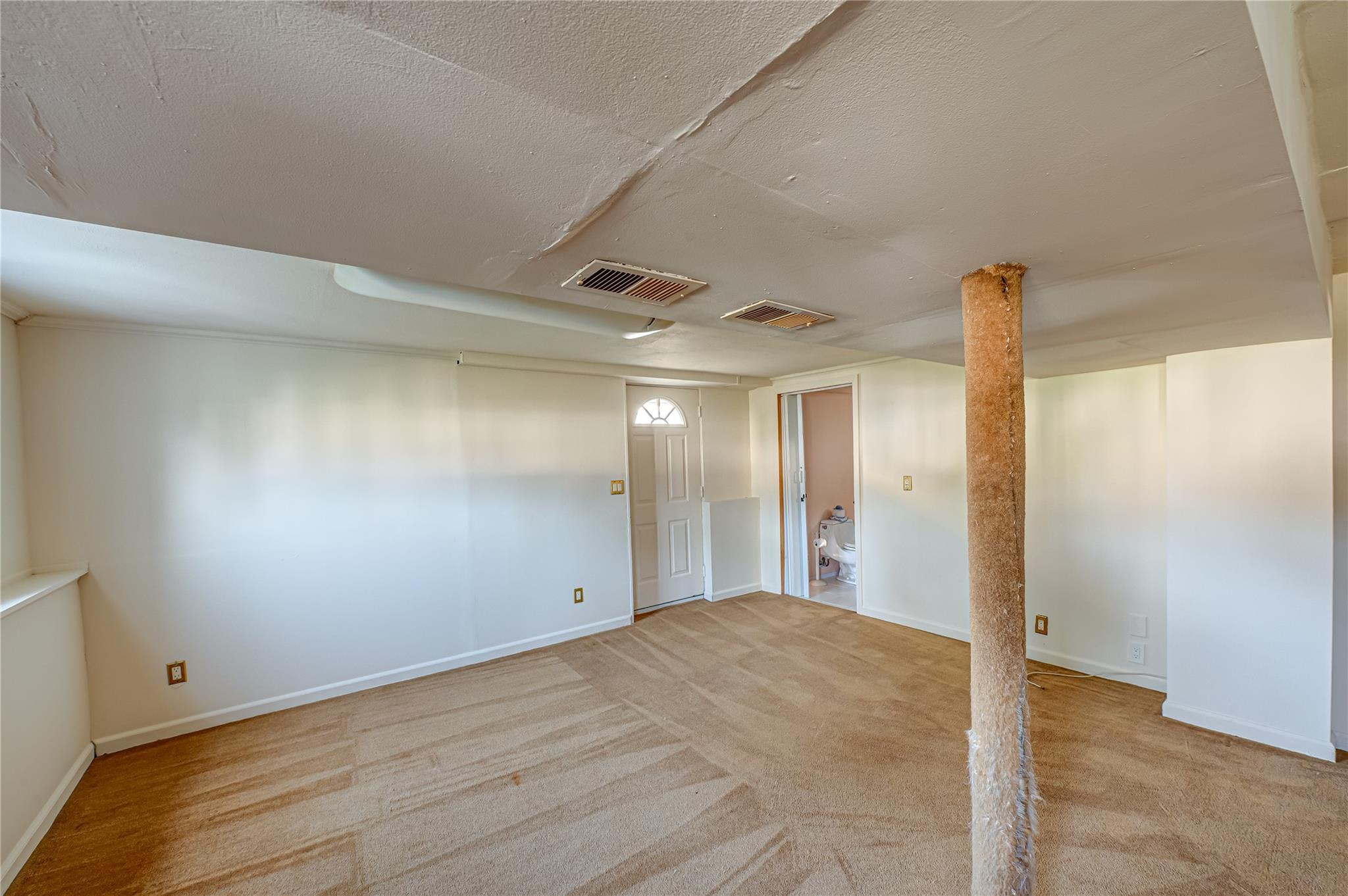 Single Family Niagara  Suffolk County, NY 11757, MLS-882535-14