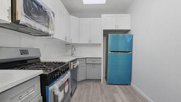 Single Family Heath  Bronx, NY 10463, MLS-882565-8