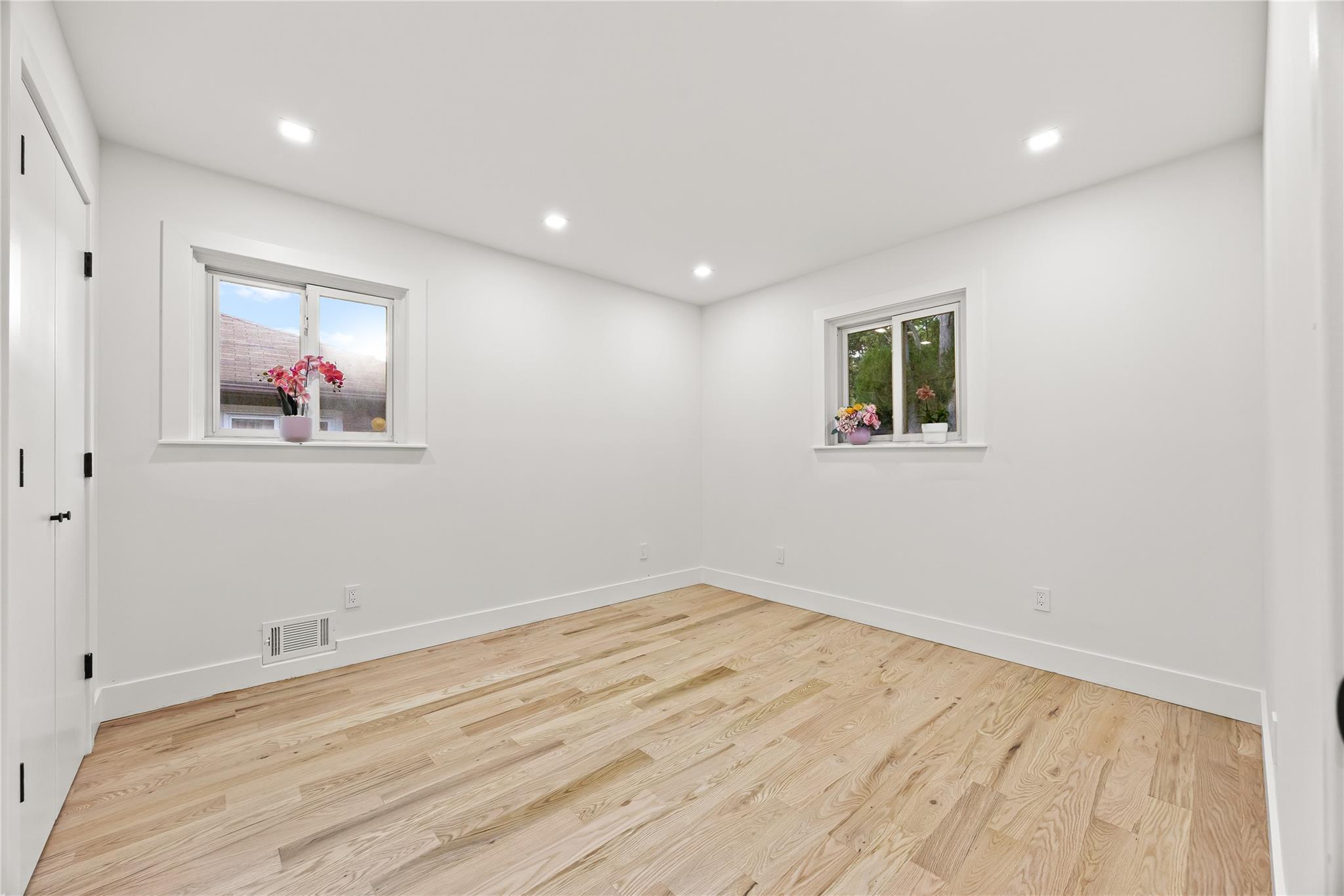 Single Family 76  Queens, NY 11364, MLS-882566-10
