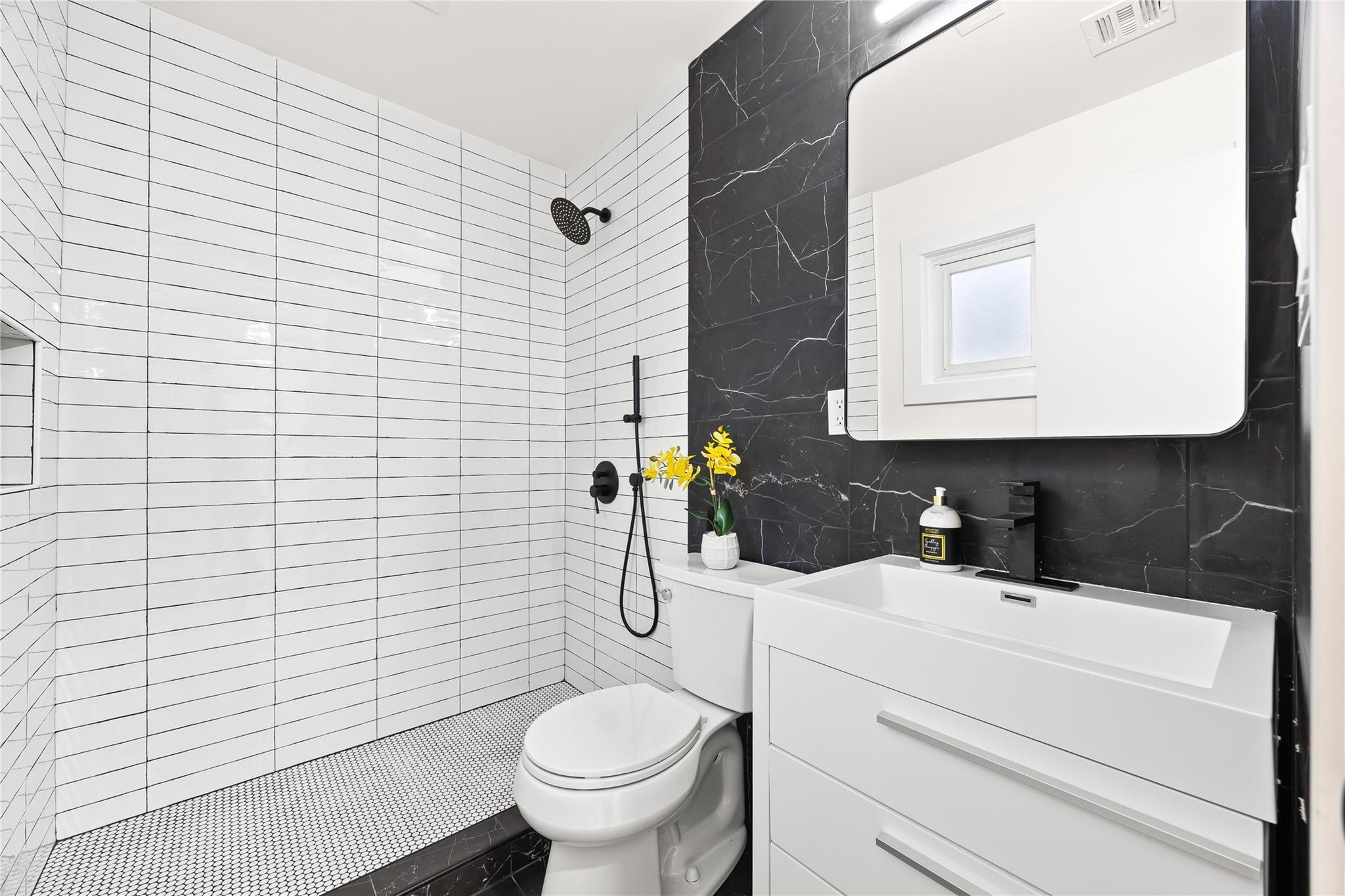 Single Family 76  Queens, NY 11364, MLS-882566-15