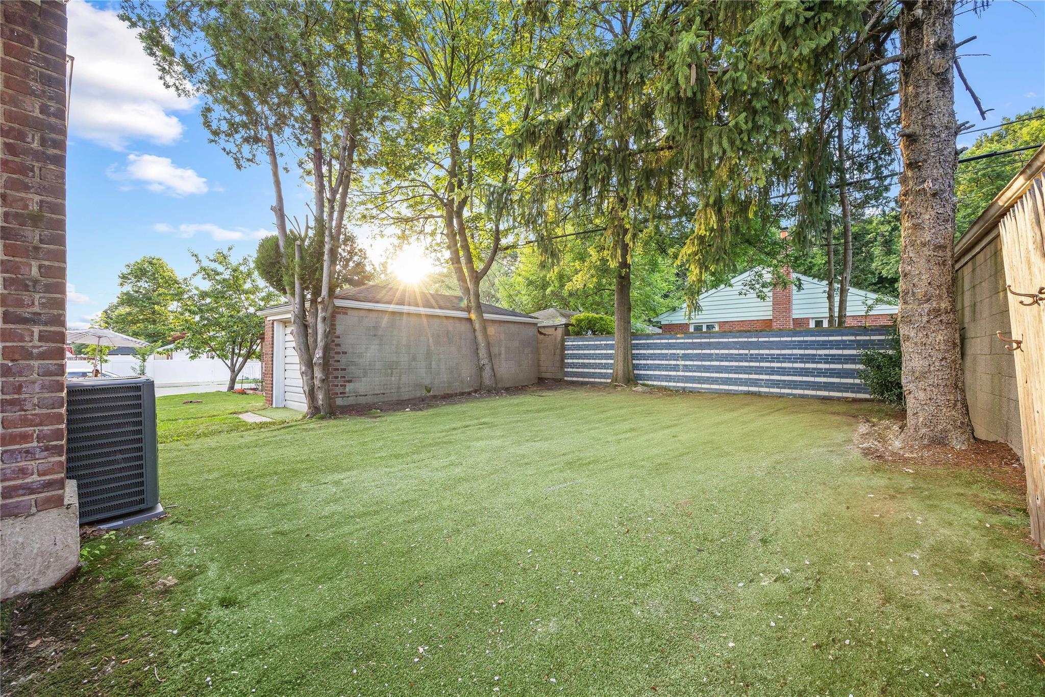 Single Family 76  Queens, NY 11364, MLS-882566-23