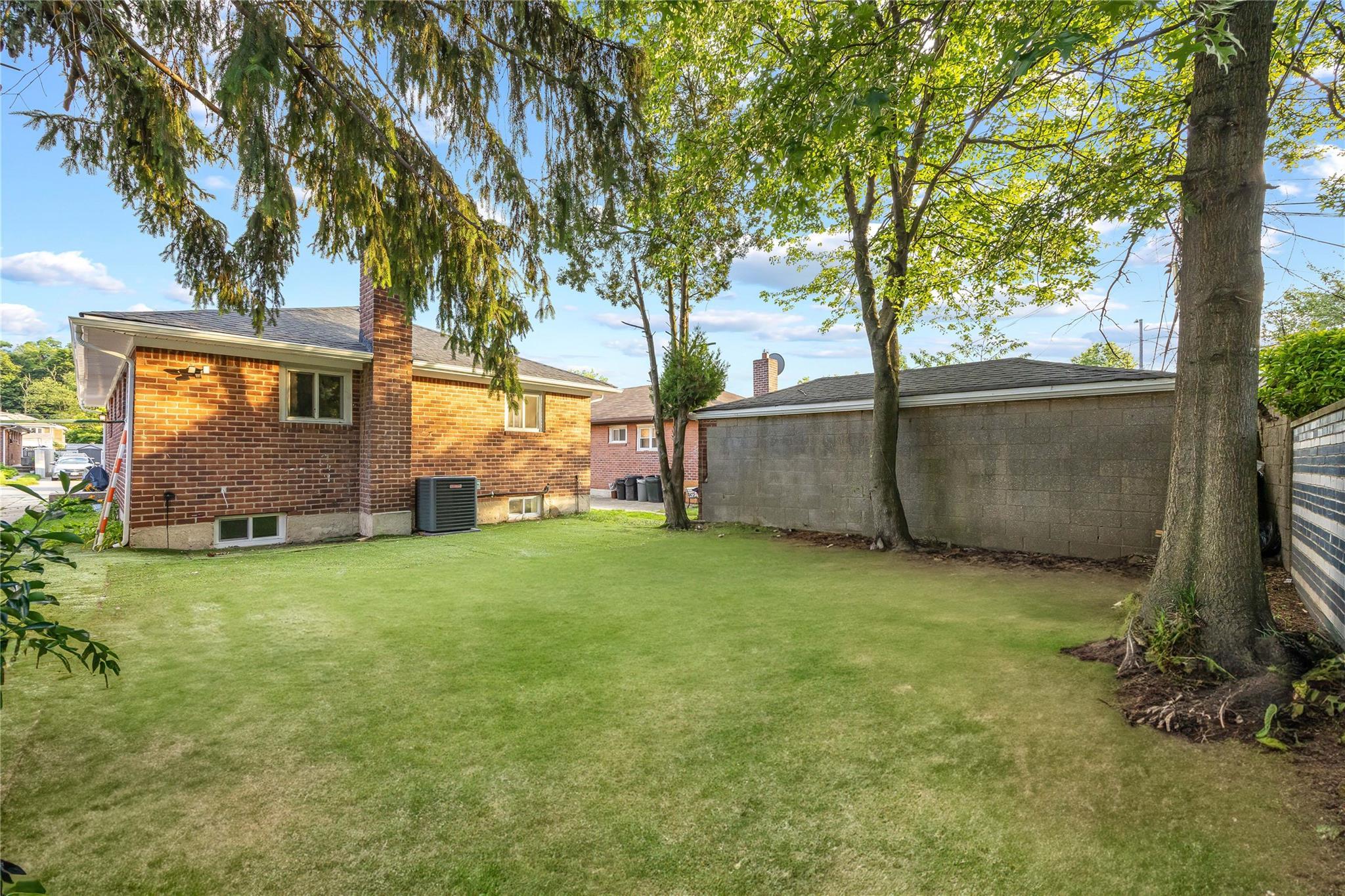 Single Family 76  Queens, NY 11364, MLS-882566-25
