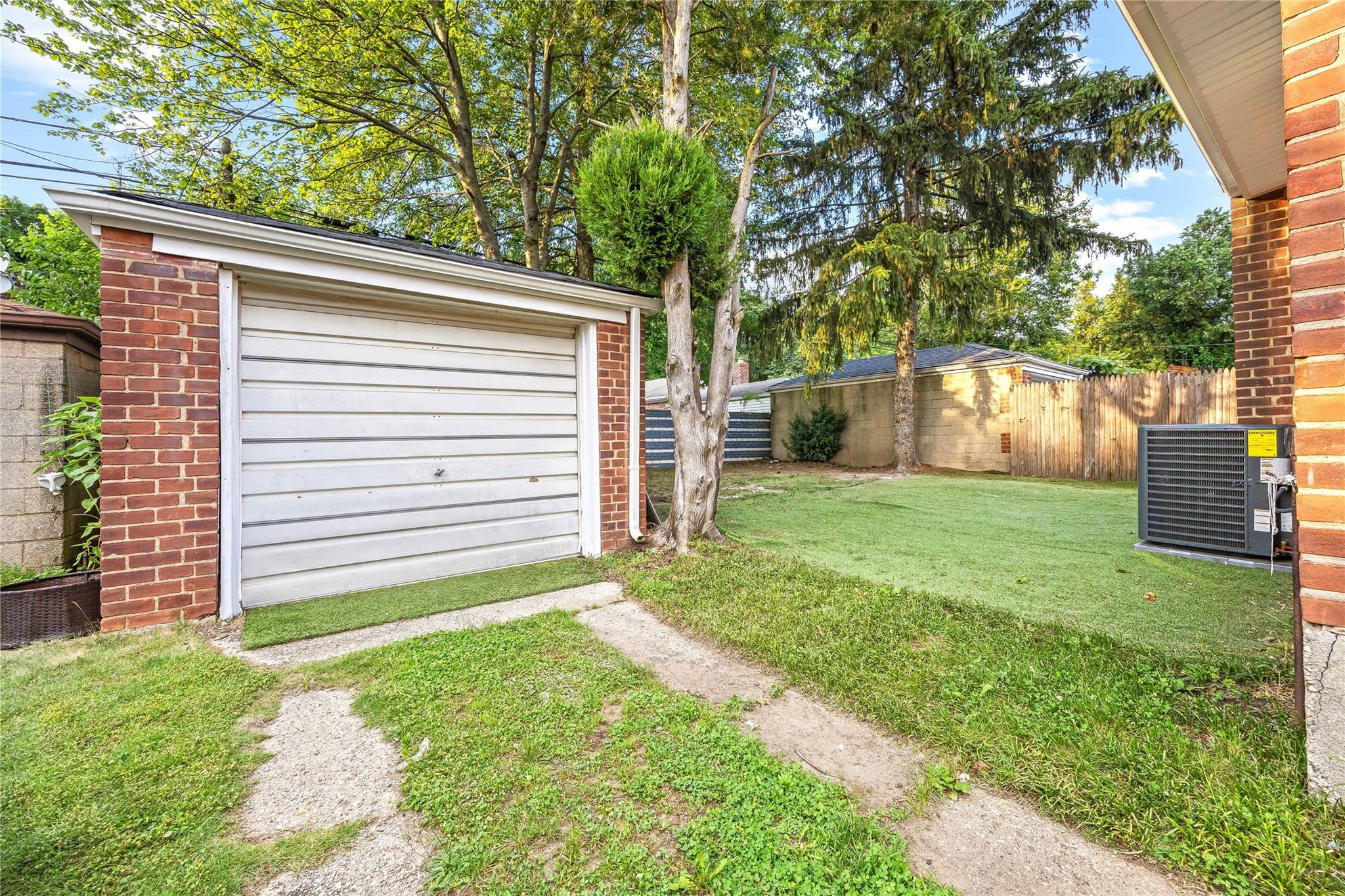 Single Family 76  Queens, NY 11364, MLS-882566-26