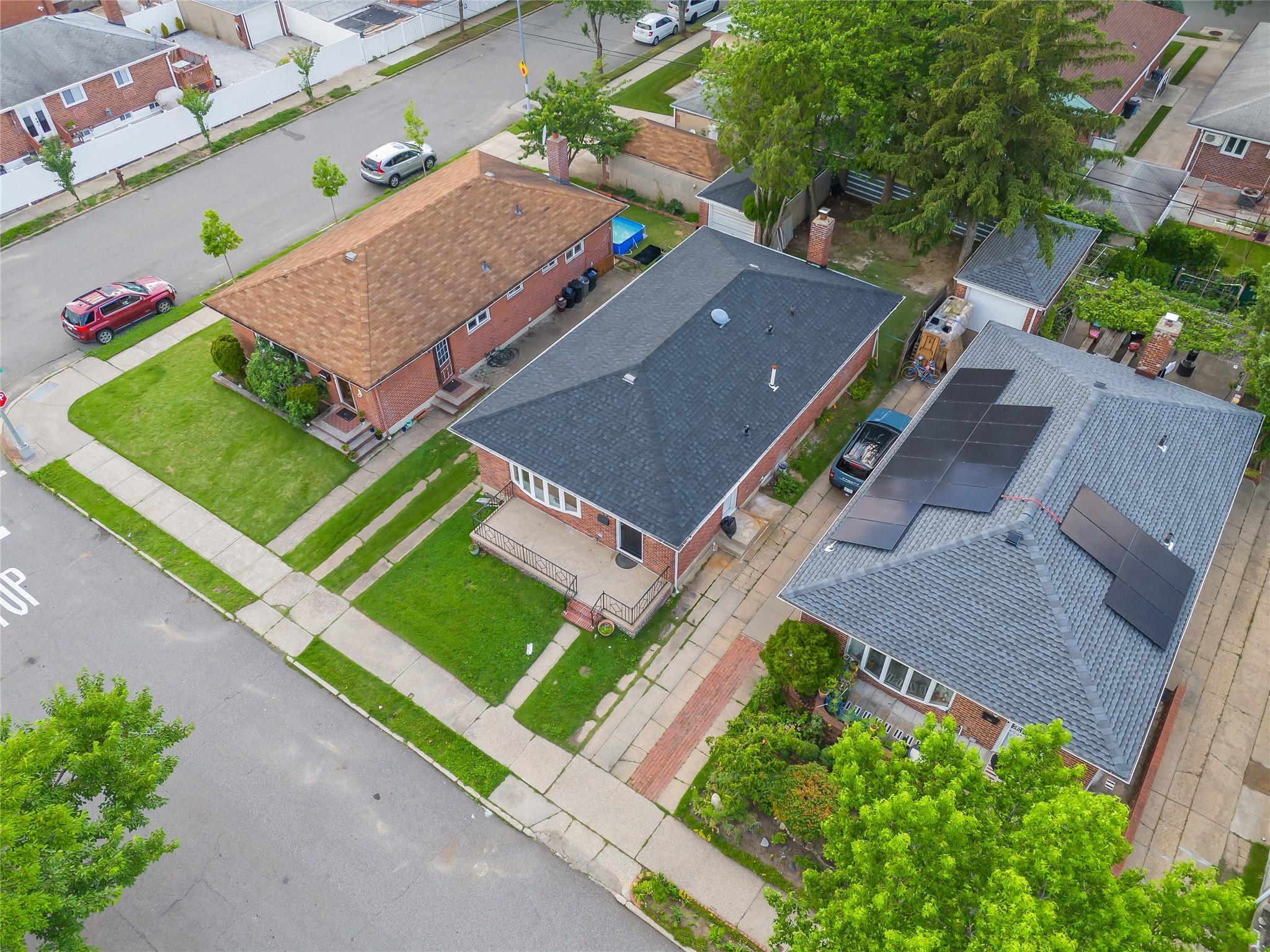 Single Family 76  Queens, NY 11364, MLS-882566-31