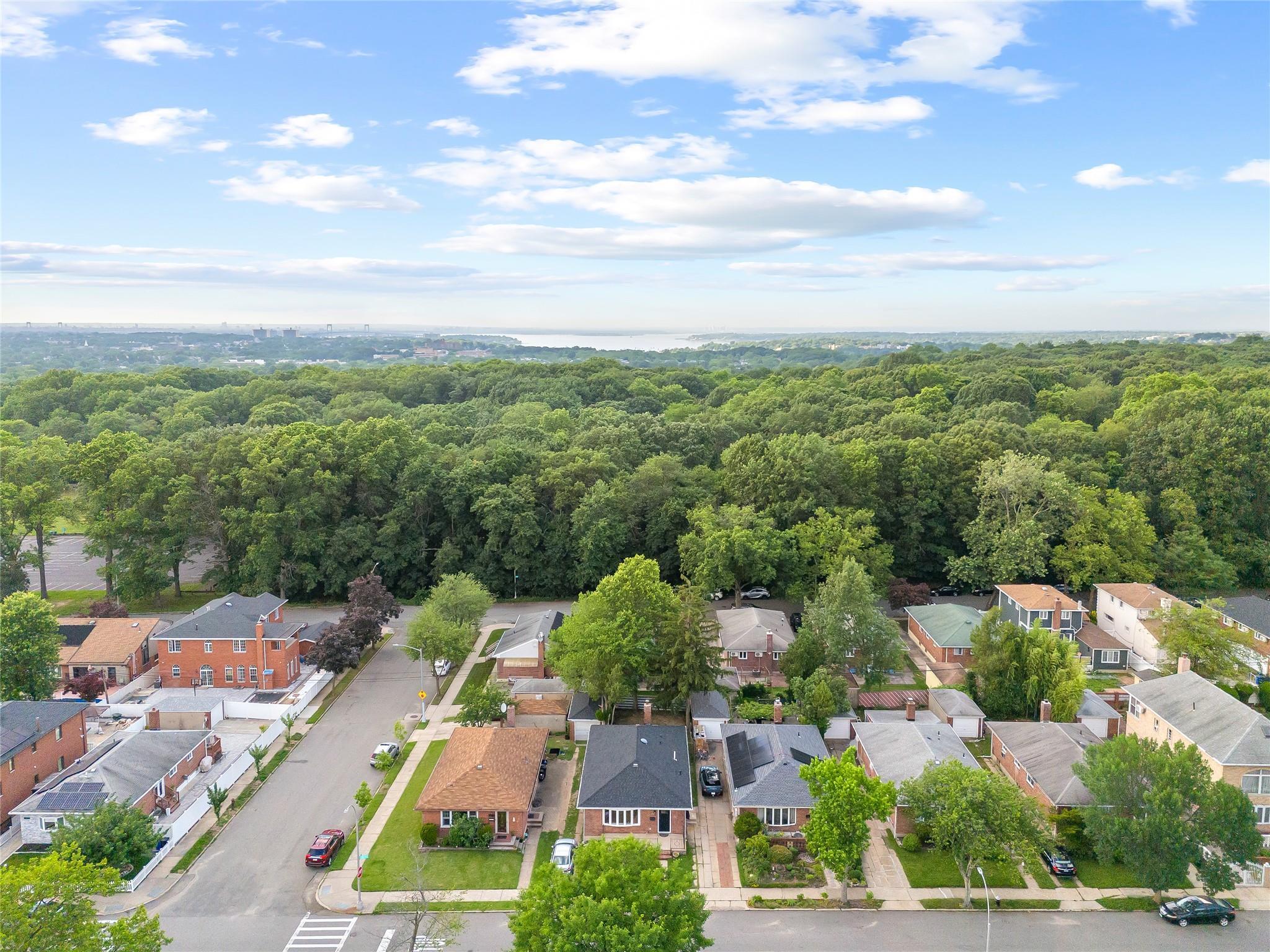 Single Family 76  Queens, NY 11364, MLS-882566-32