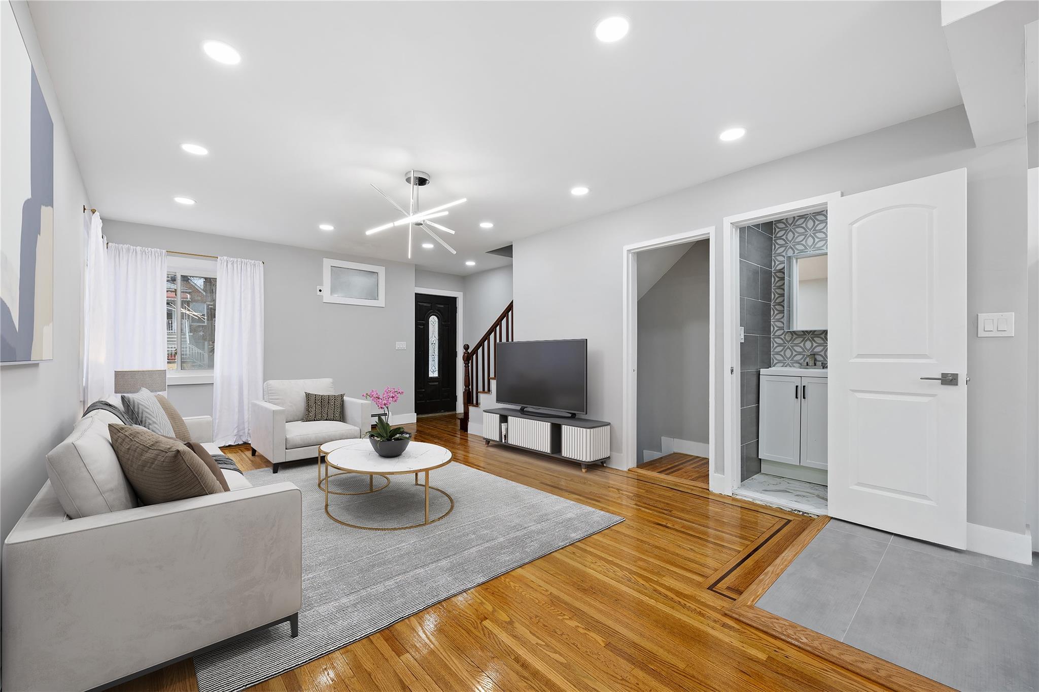 Single Family Seymour  Bronx, NY 10469, MLS-882615-4