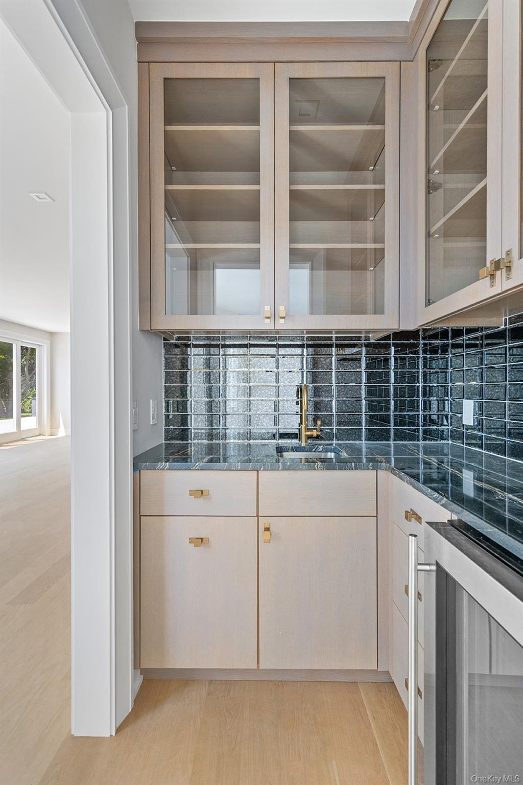 Single Family Mamaroneck Westchester County, NY 10583, MLS-882641-24