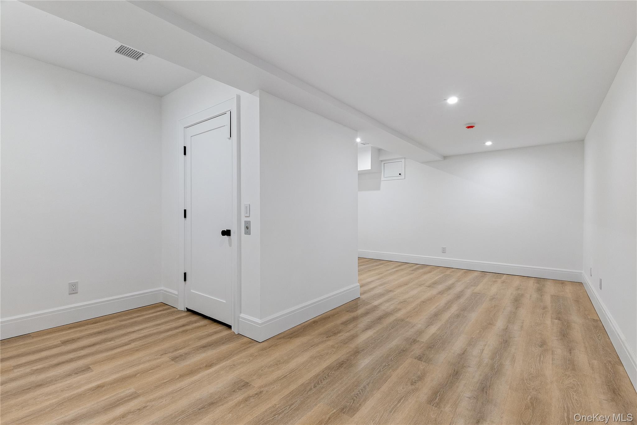 Single Family Mamaroneck Westchester County, NY 10583, MLS-882641-44