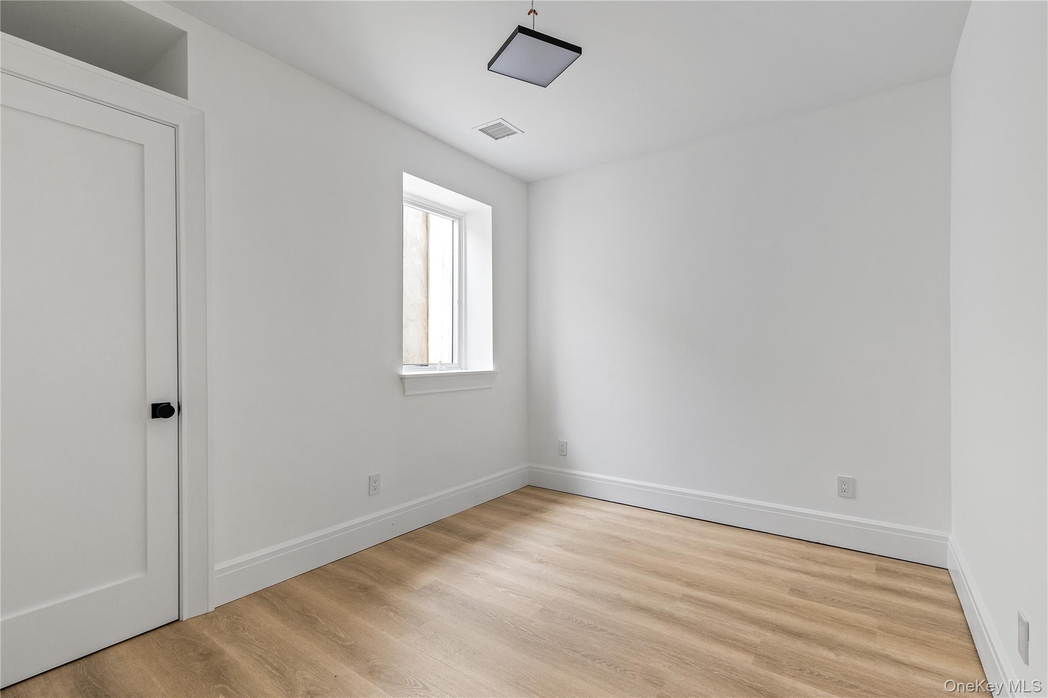 Single Family Mamaroneck Westchester County, NY 10583, MLS-882641-45