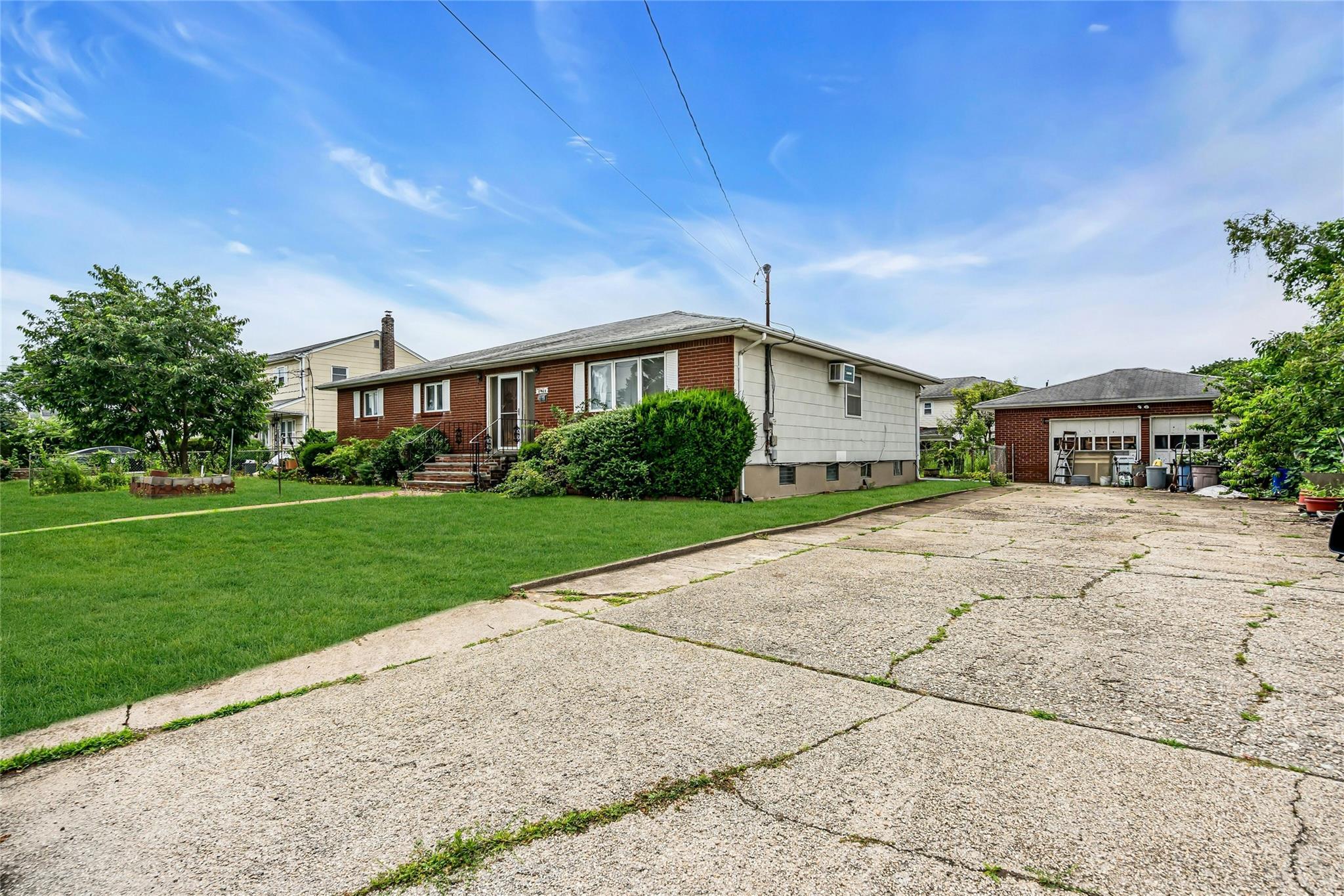 Single Family Herzel  Suffolk County, NY 11704, MLS-882660-3