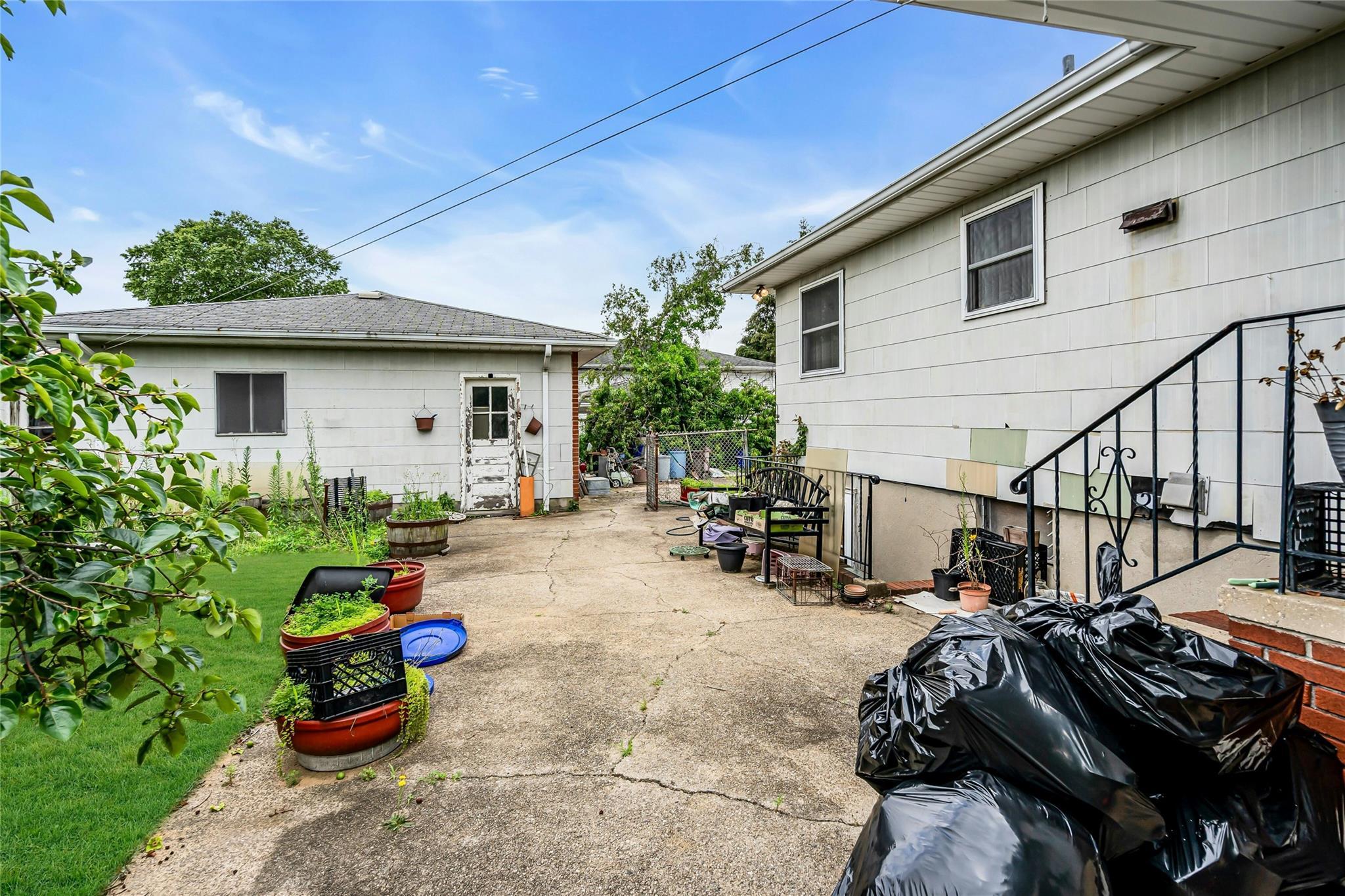 Single Family Herzel  Suffolk County, NY 11704, MLS-882660-30