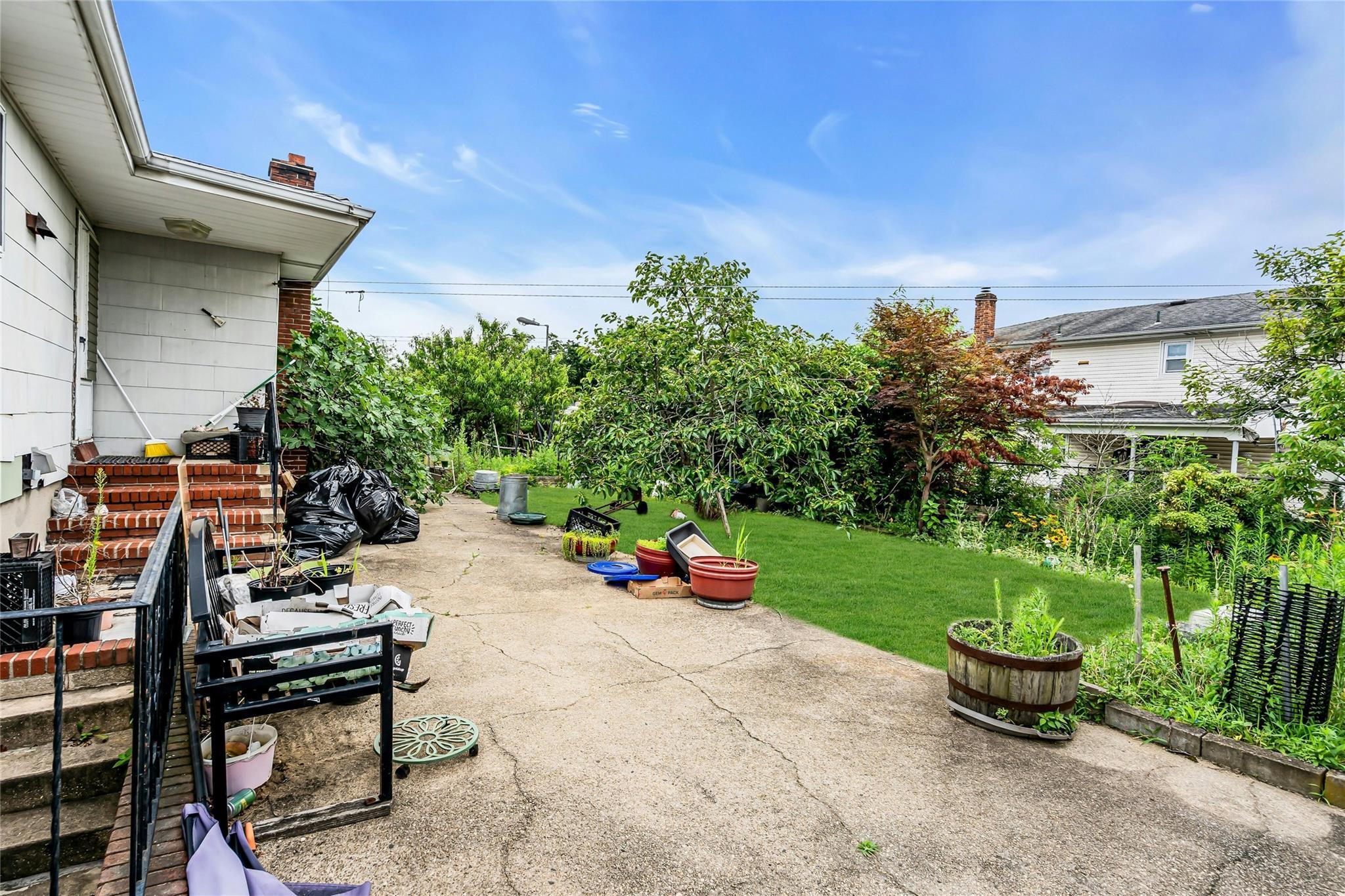 Single Family Herzel  Suffolk County, NY 11704, MLS-882660-31