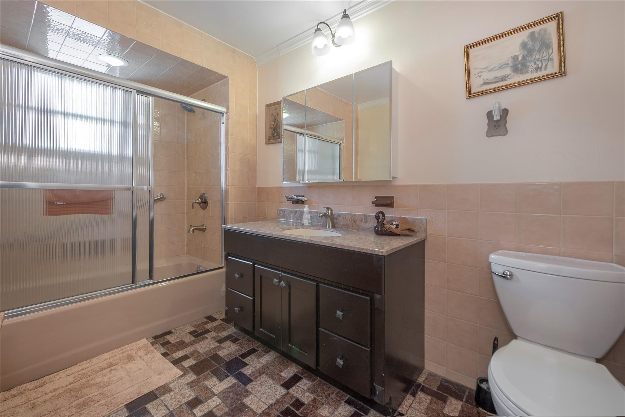 Single Family 88th  Queens, NY 11372, MLS-882664-12