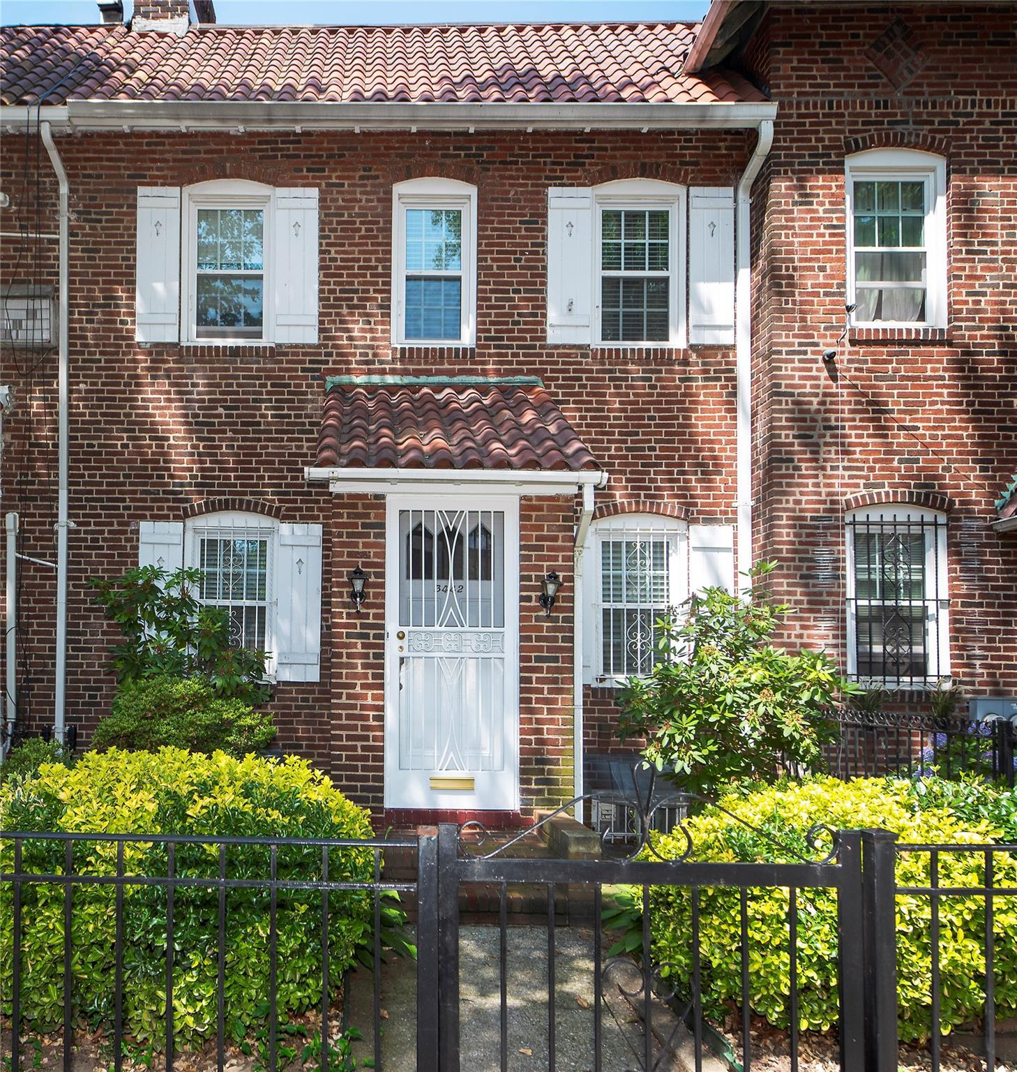 Single Family 88th  Queens, NY 11372, MLS-882664-17