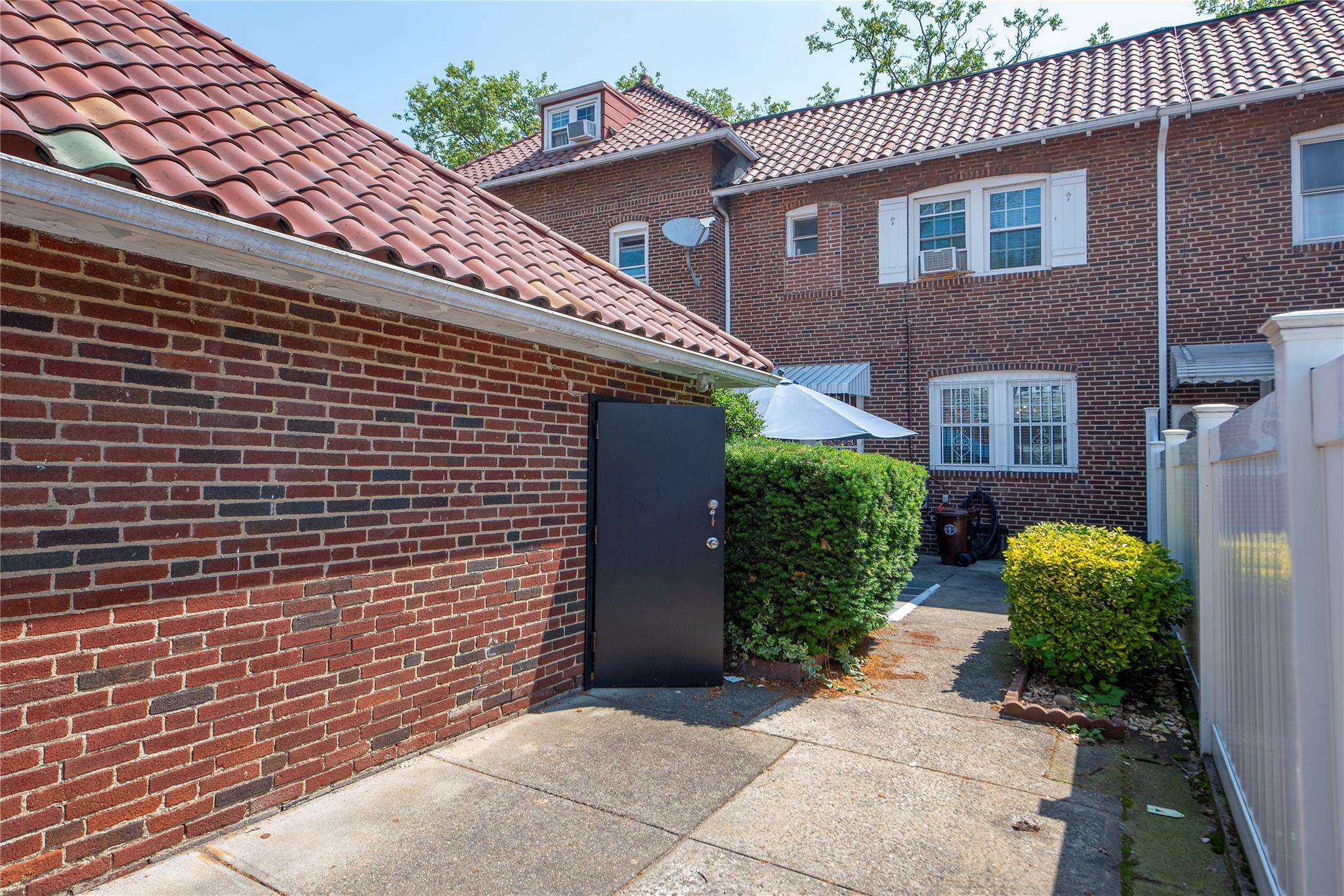 Single Family 88th  Queens, NY 11372, MLS-882664-8