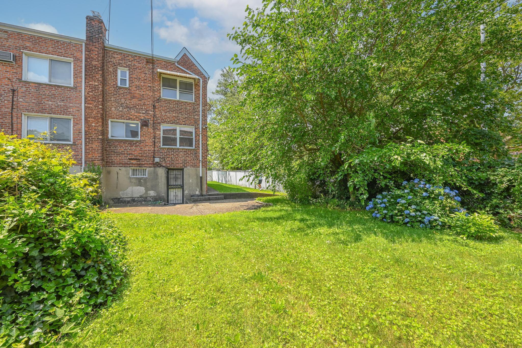 Single Family Horace Harding Exp  Queens, NY 11367, MLS-882676-11