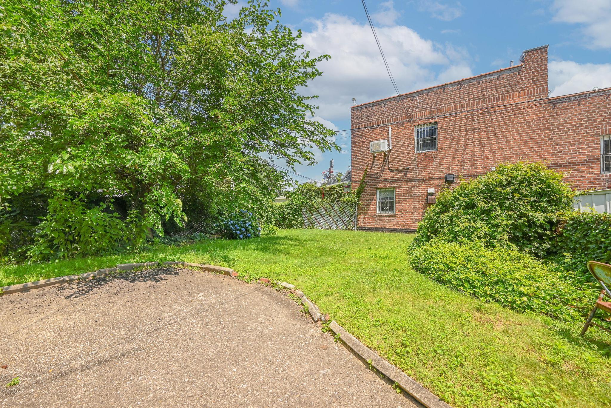 Single Family Horace Harding Exp  Queens, NY 11367, MLS-882676-12