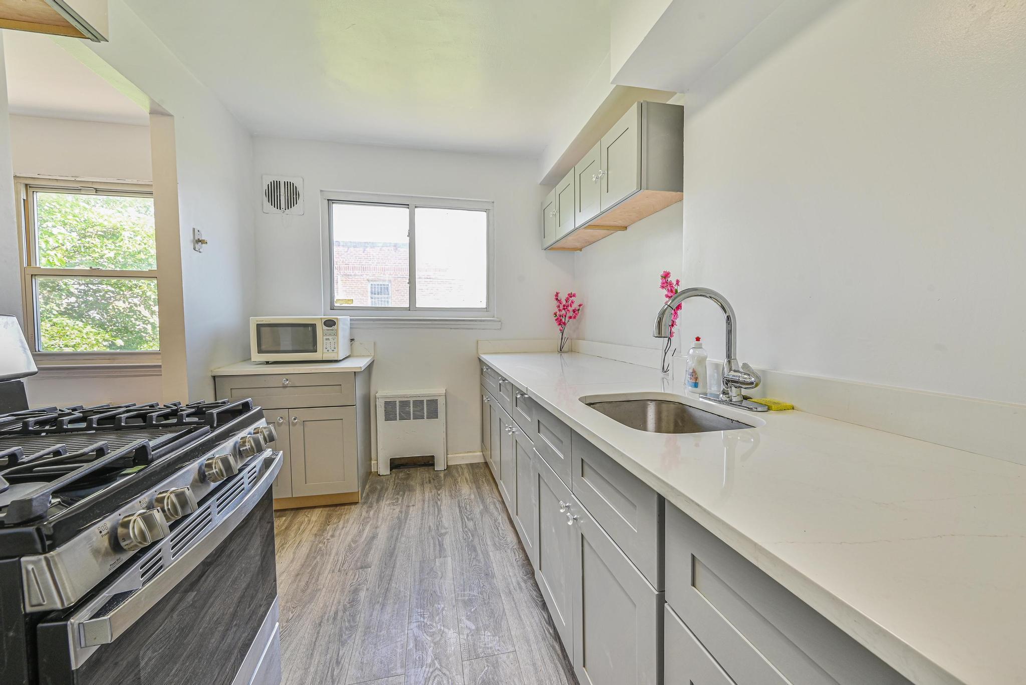 Single Family Horace Harding Exp  Queens, NY 11367, MLS-882676-6