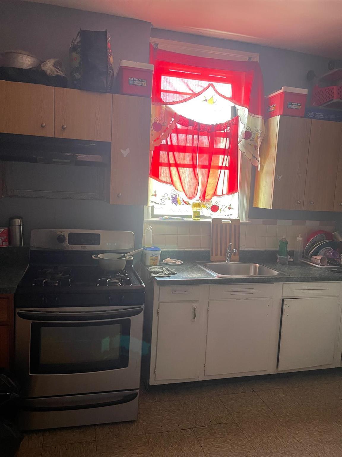 Single Family 100th Queens, NY 11368, MLS-882714-17