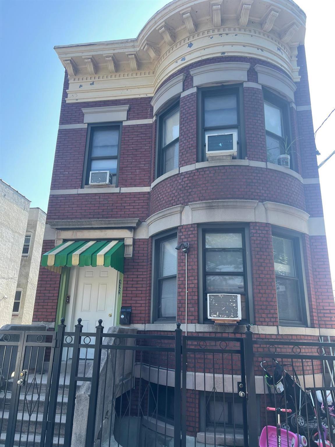 Single Family 100th Queens, NY 11368, MLS-882714-24