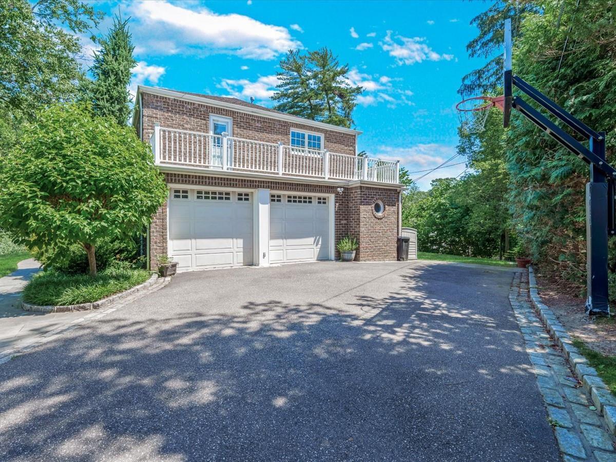 Single Family Mountain Cut  Nassau County, NY 11030, MLS-882761-2