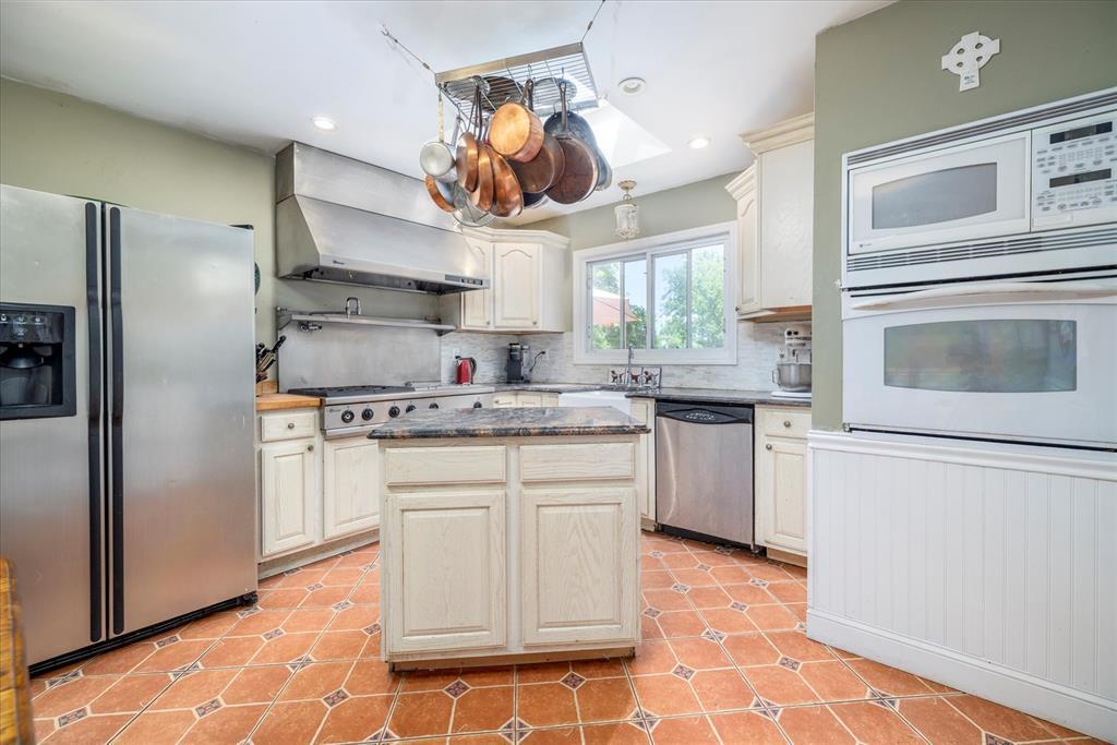 Single Family North  Nassau County, NY 11709, MLS-882772-7