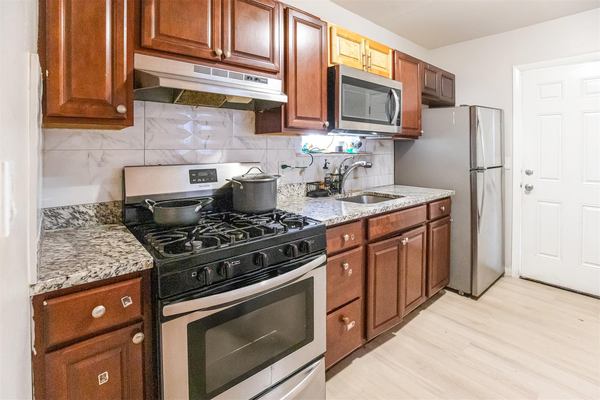 Single Family Ann  Westchester County, NY 10562, MLS-882780-4