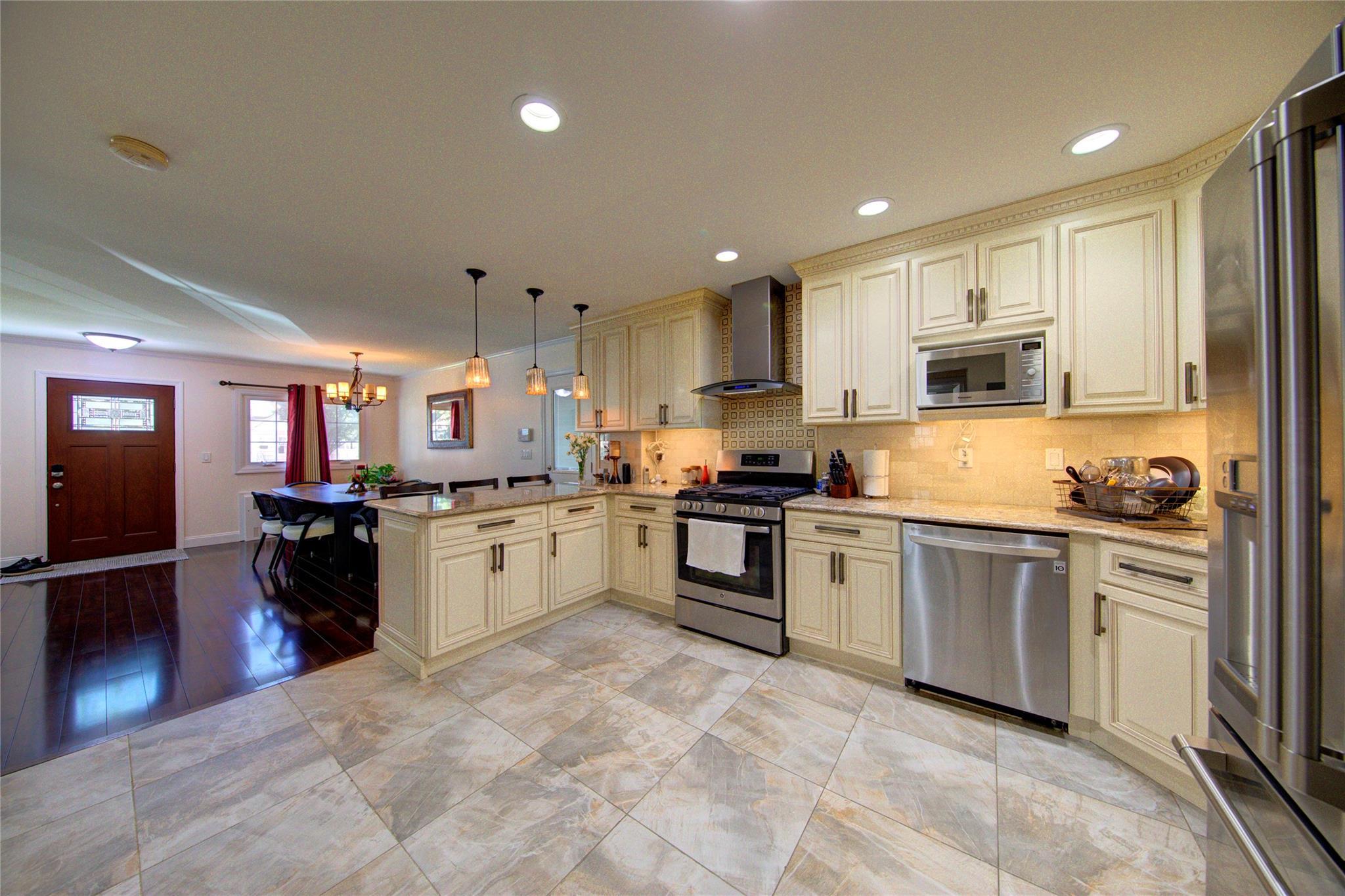 Single Family 265th  Queens, NY 11040, MLS-882829-11