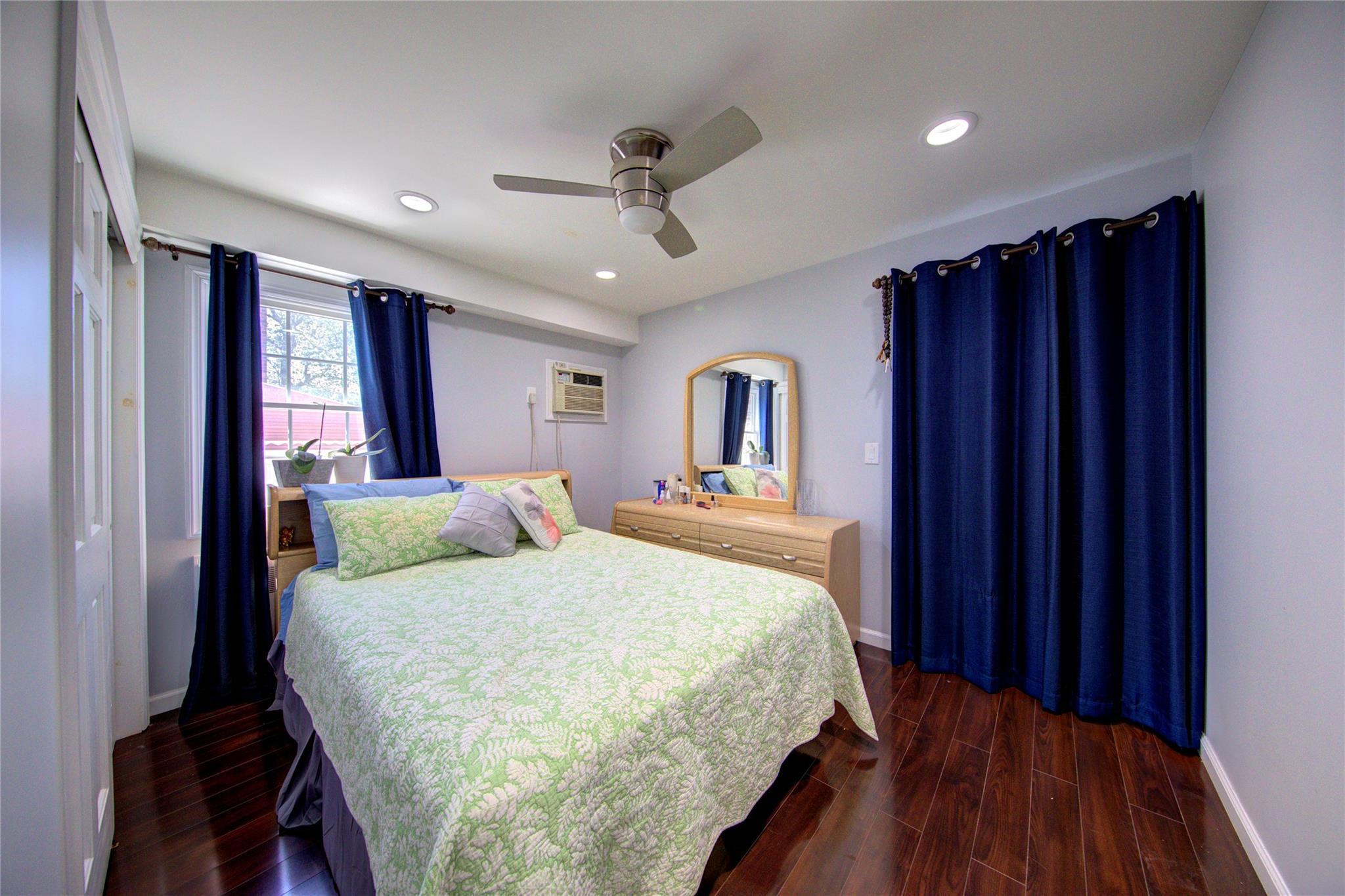 Single Family 265th  Queens, NY 11040, MLS-882829-13