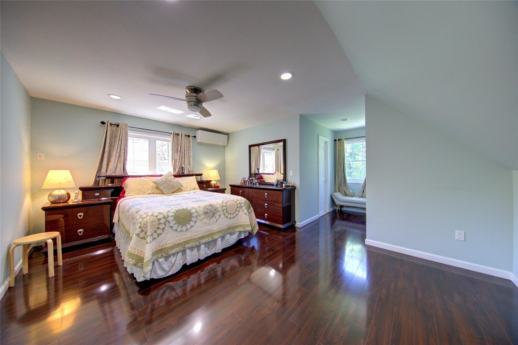 Single Family 265th  Queens, NY 11040, MLS-882829-17