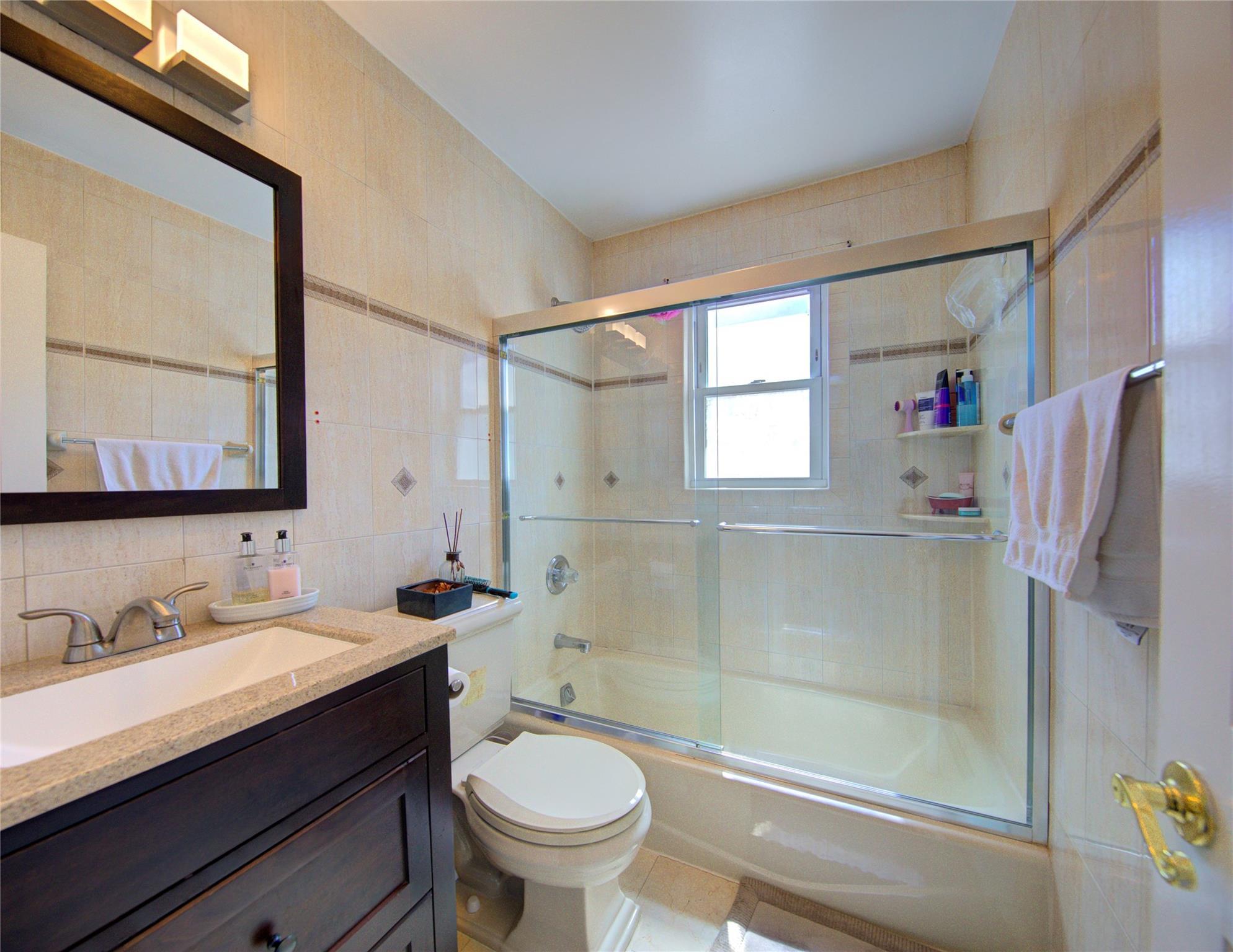 Single Family 265th  Queens, NY 11040, MLS-882829-21