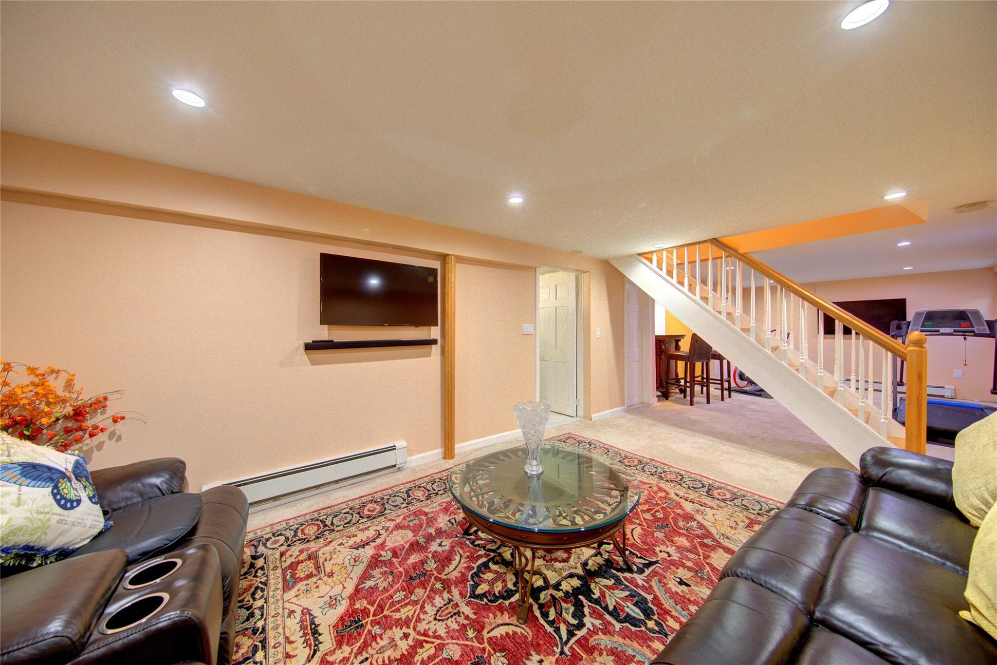 Single Family 265th  Queens, NY 11040, MLS-882829-25