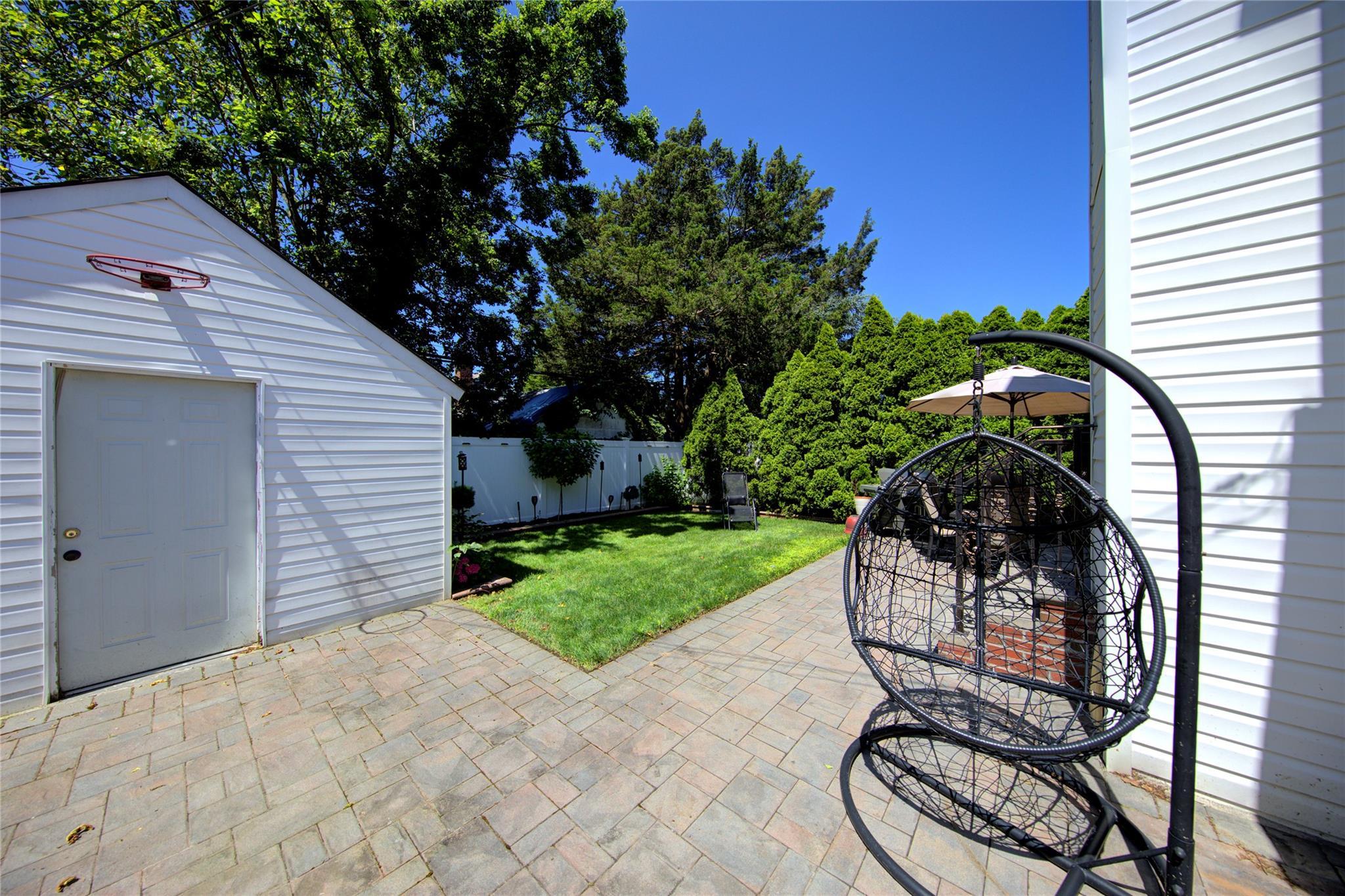 Single Family 265th  Queens, NY 11040, MLS-882829-33