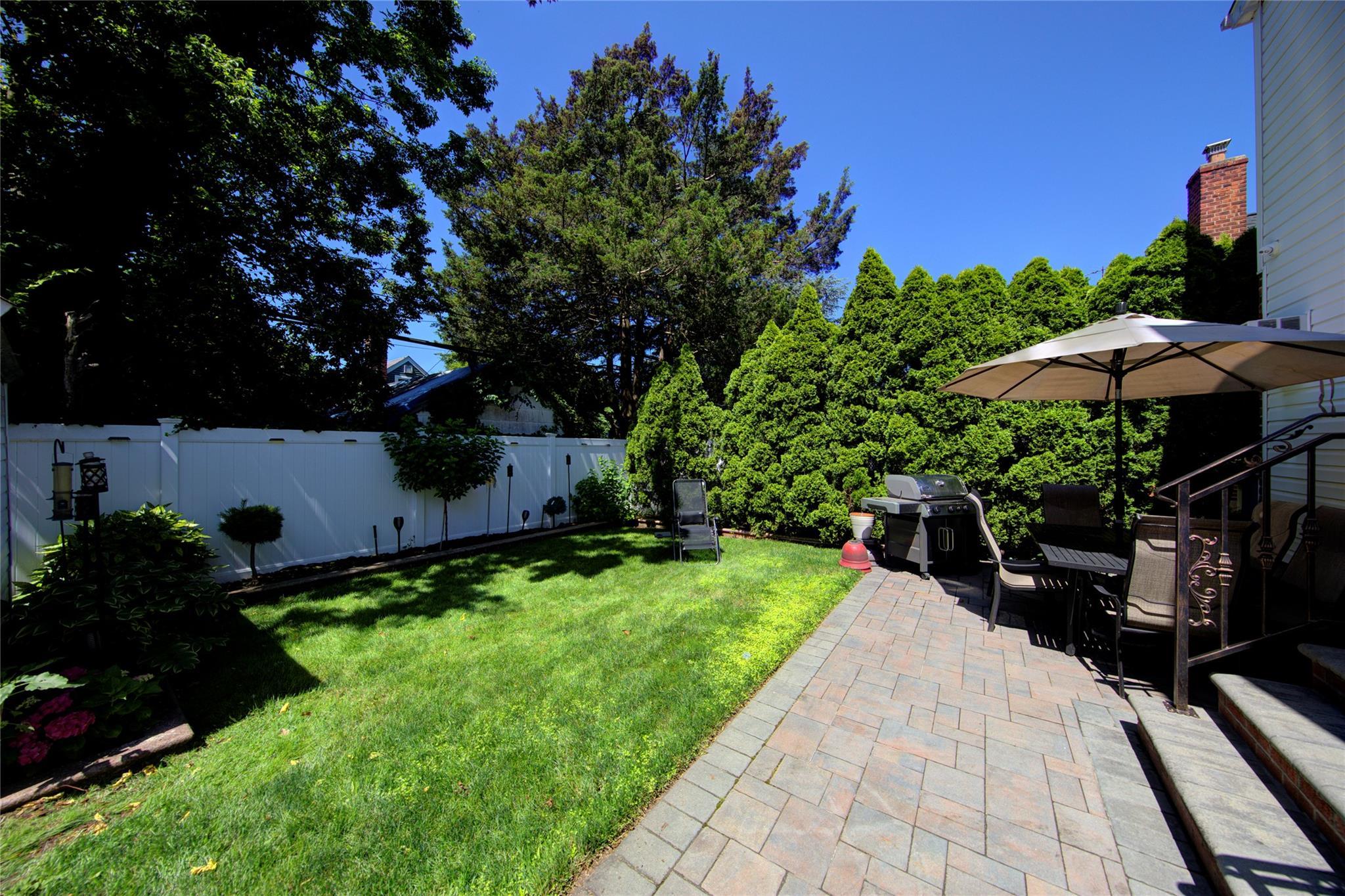 Single Family 265th  Queens, NY 11040, MLS-882829-34