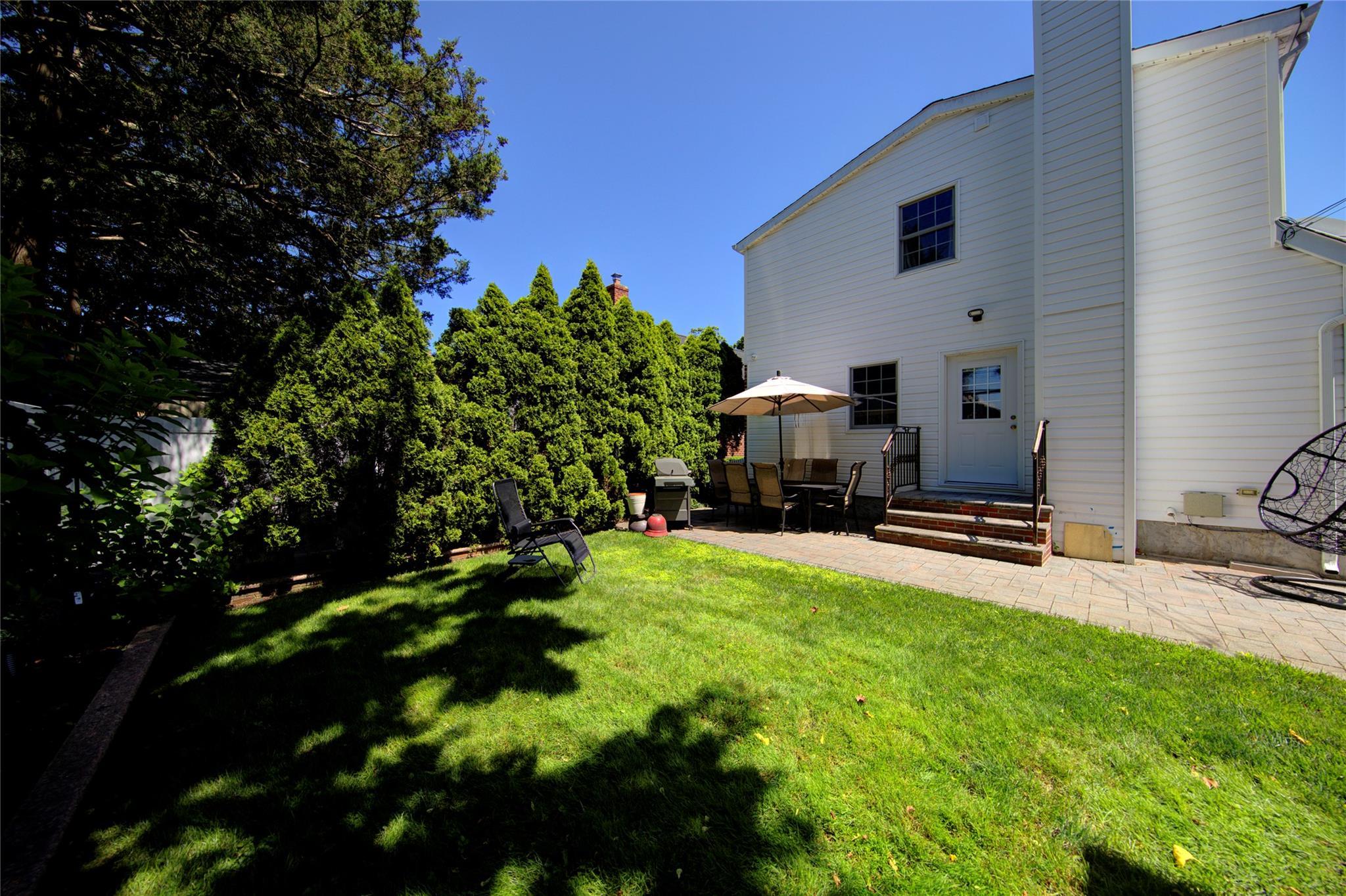 Single Family 265th  Queens, NY 11040, MLS-882829-35