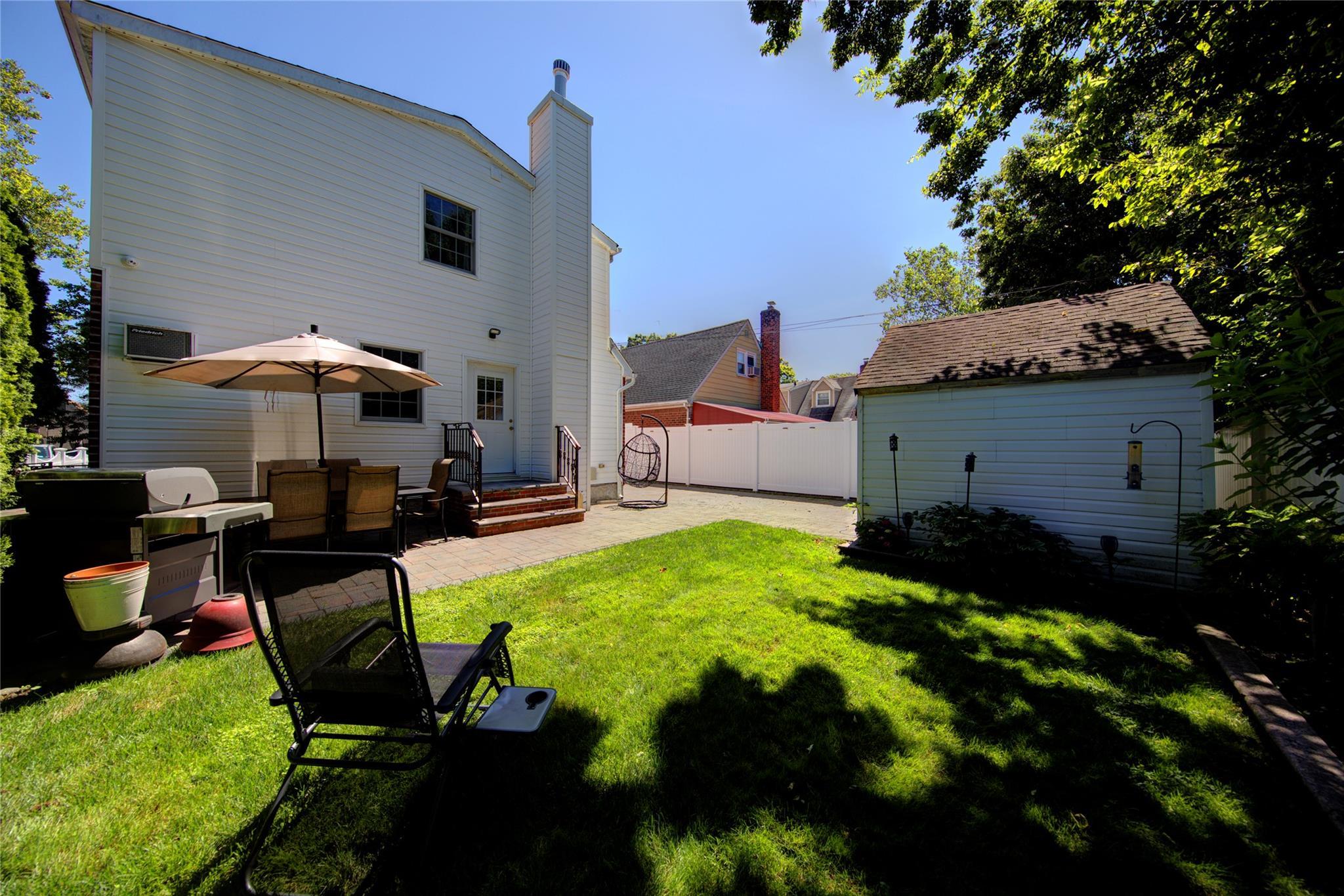 Single Family 265th  Queens, NY 11040, MLS-882829-36