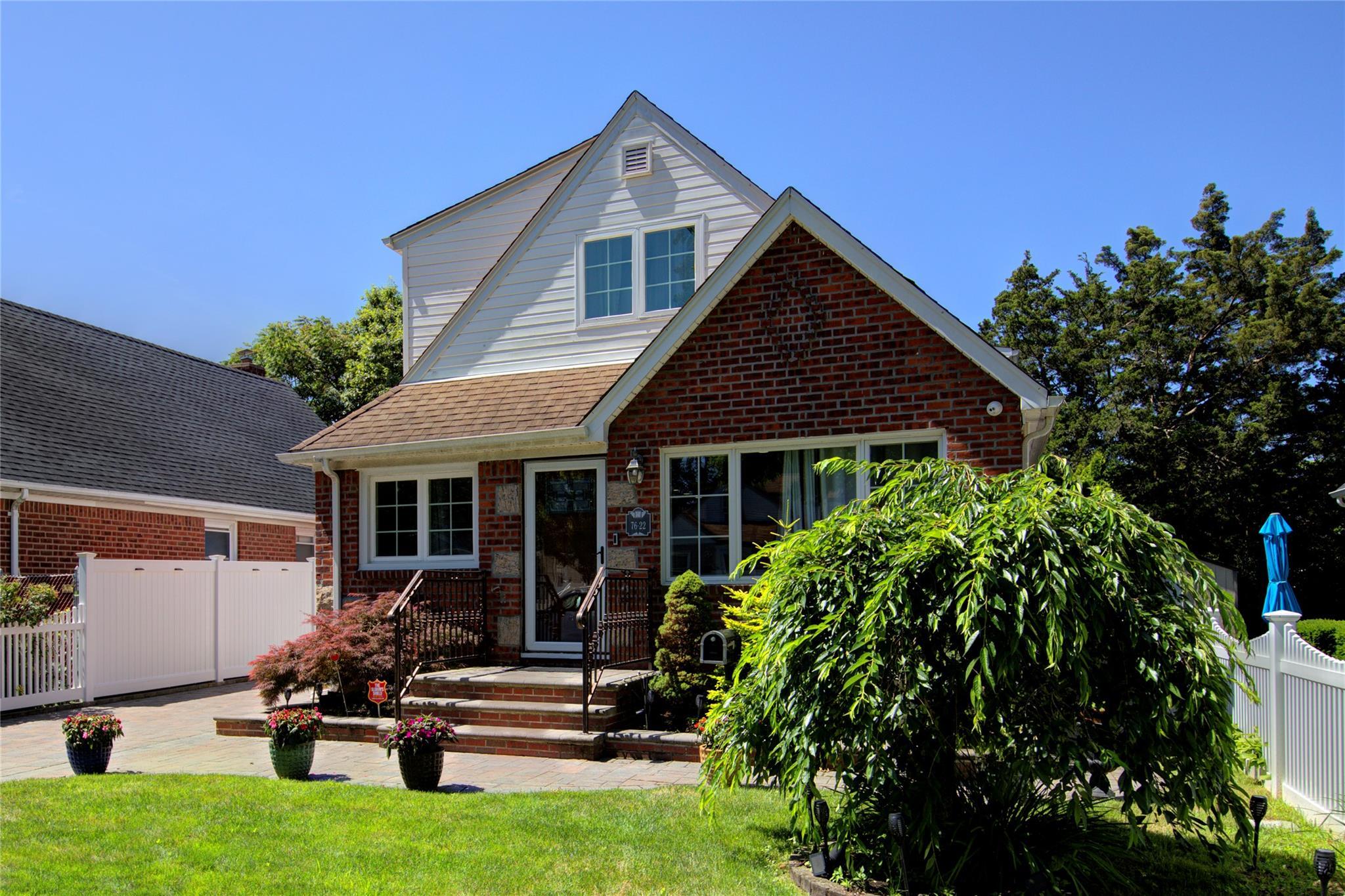 Single Family 265th  Queens, NY 11040, MLS-882829-37