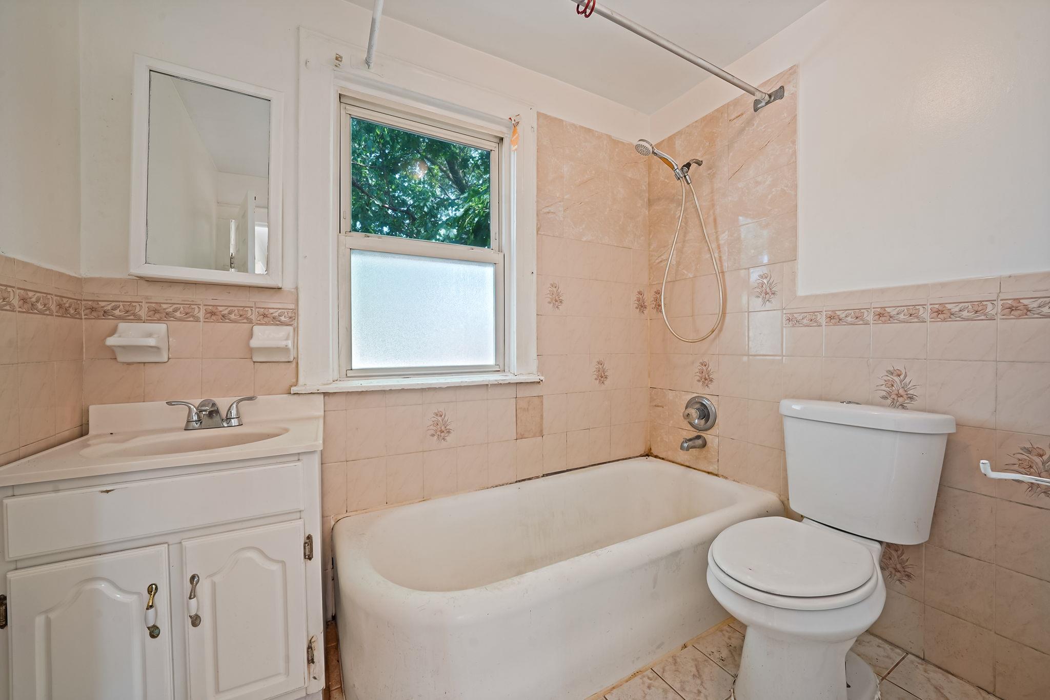 Single Family 230th  Queens, NY 11413, MLS-882848-21