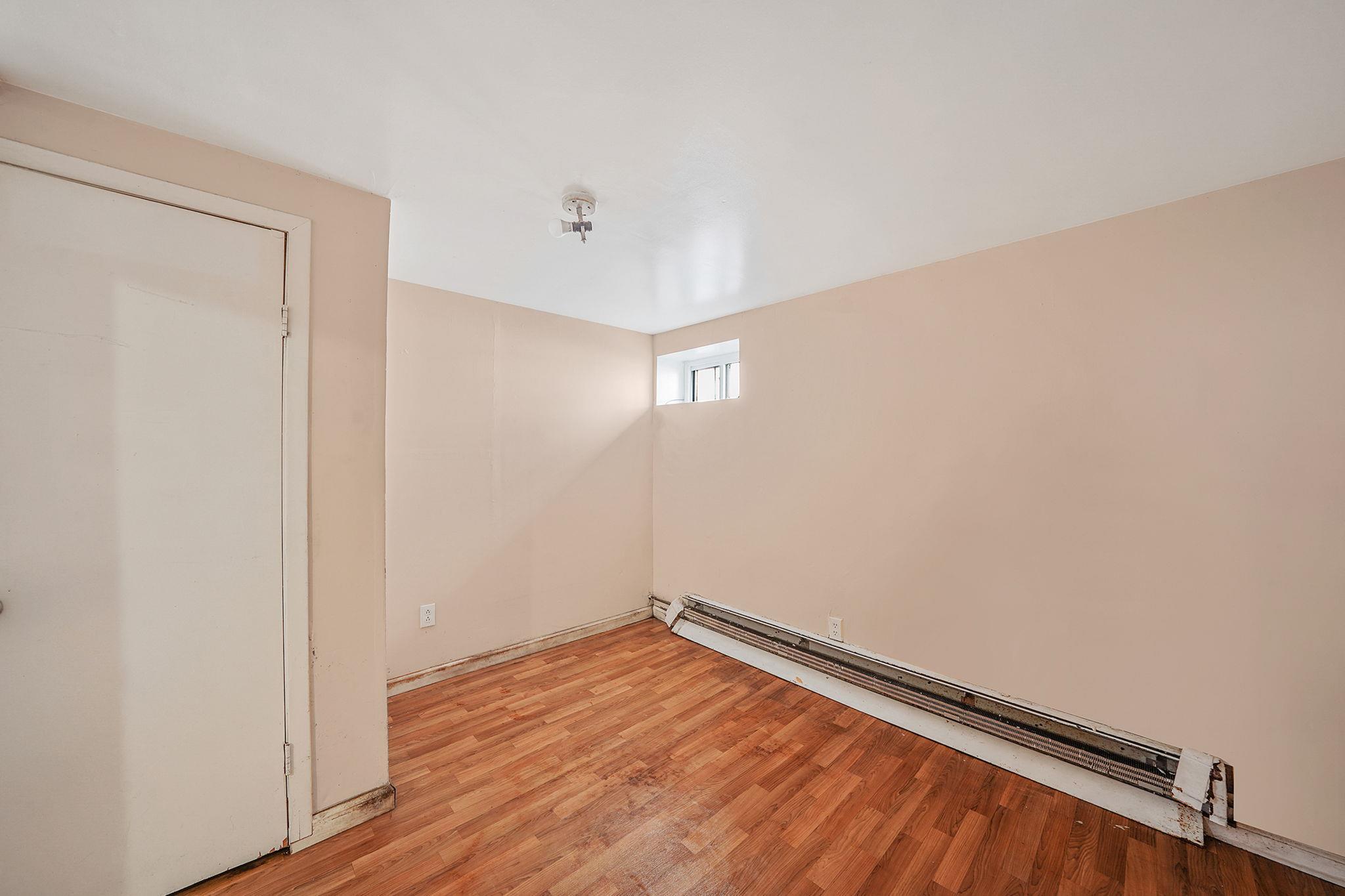 Single Family 230th  Queens, NY 11413, MLS-882848-23